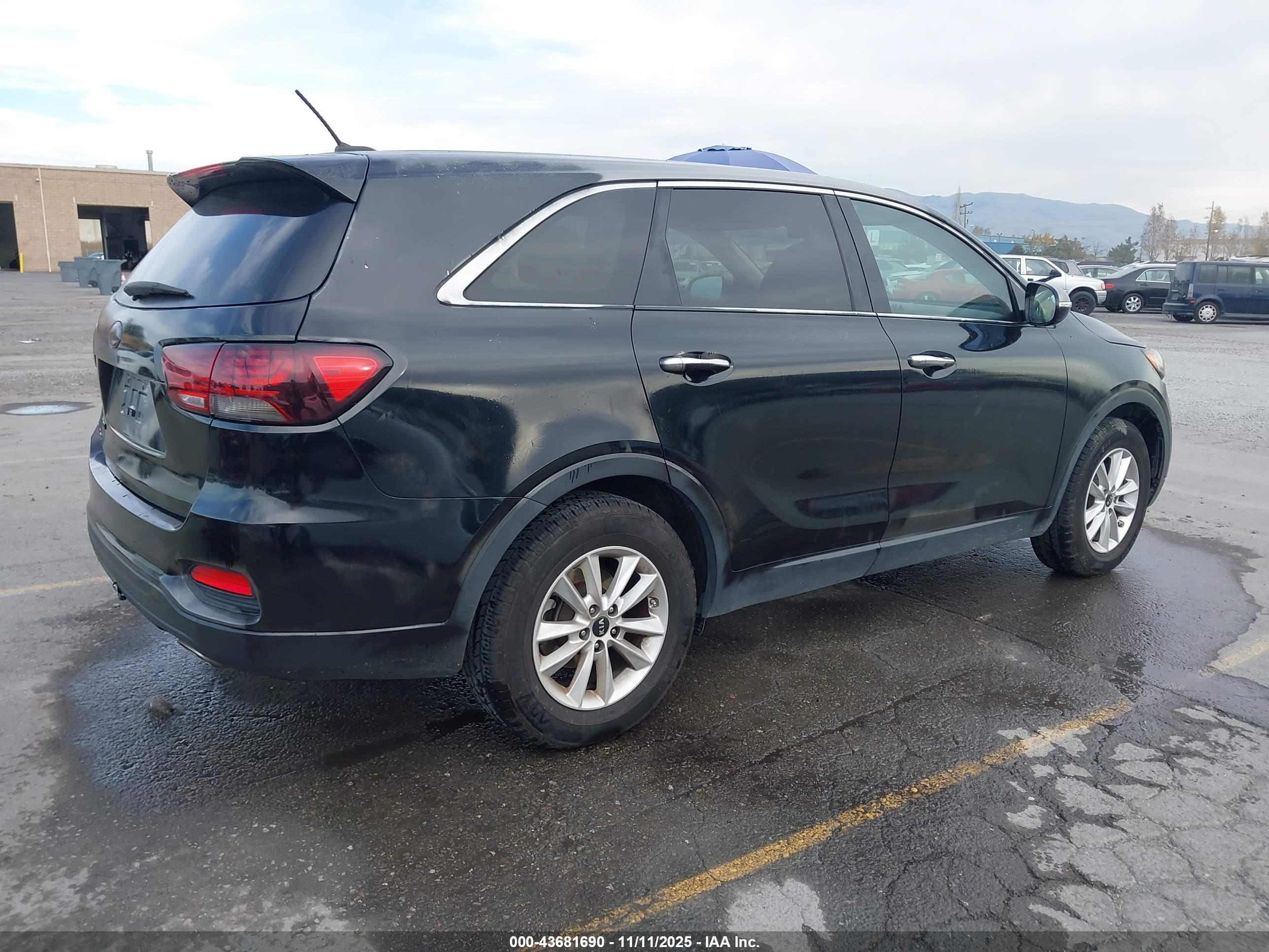 KIA SORENTO image 4