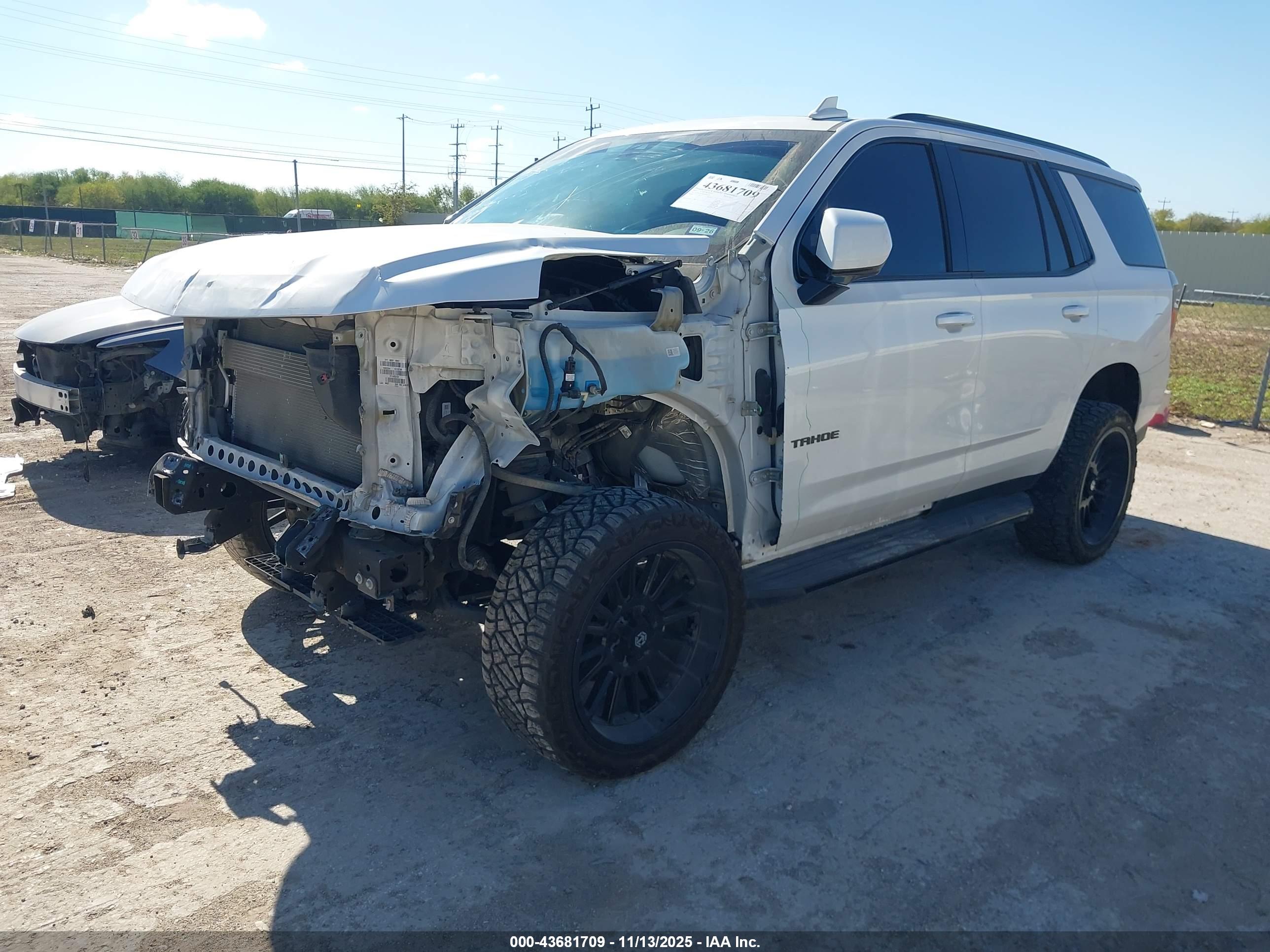 CHEVROLET TAHOE image 2