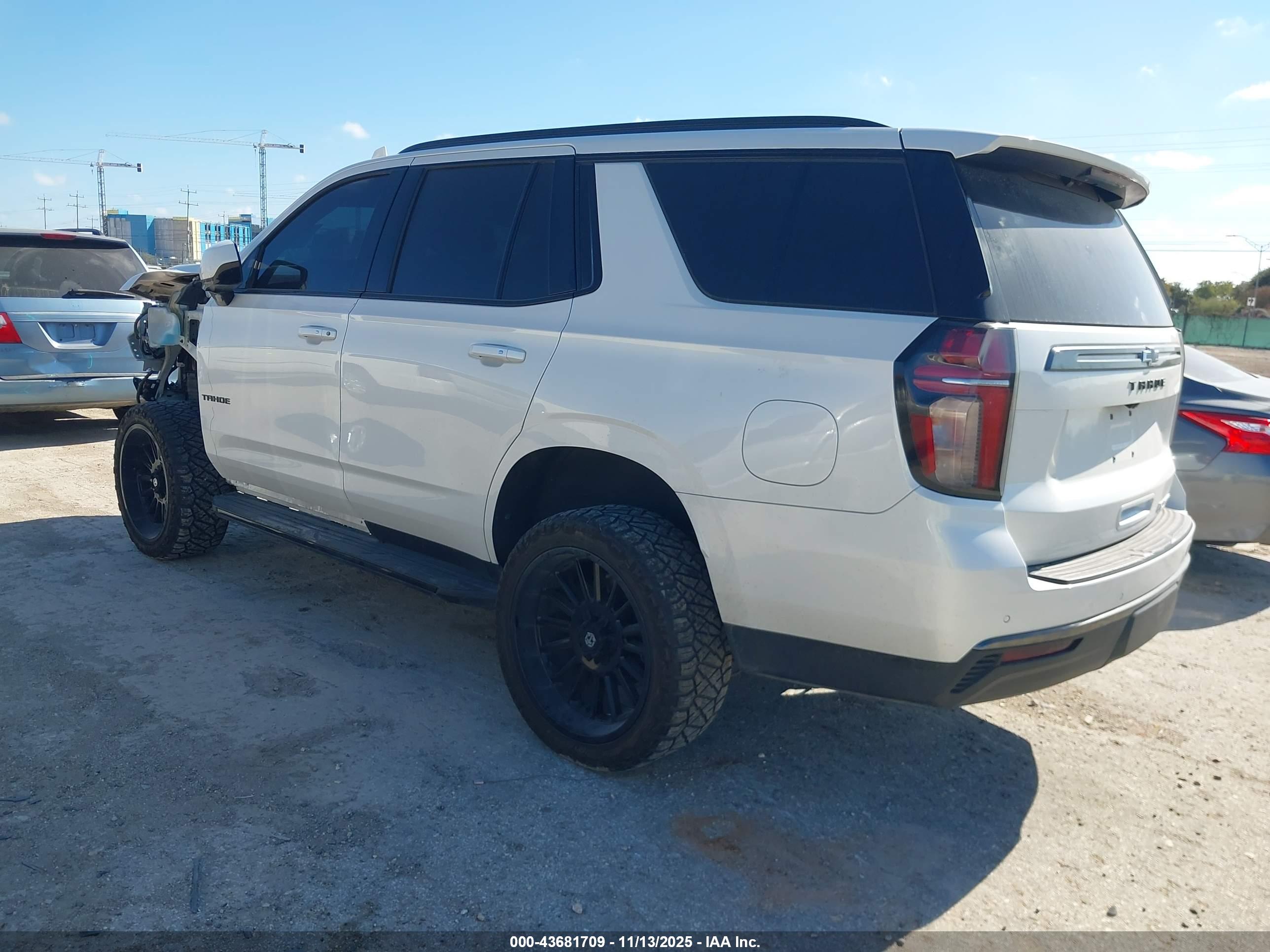 CHEVROLET TAHOE image 3