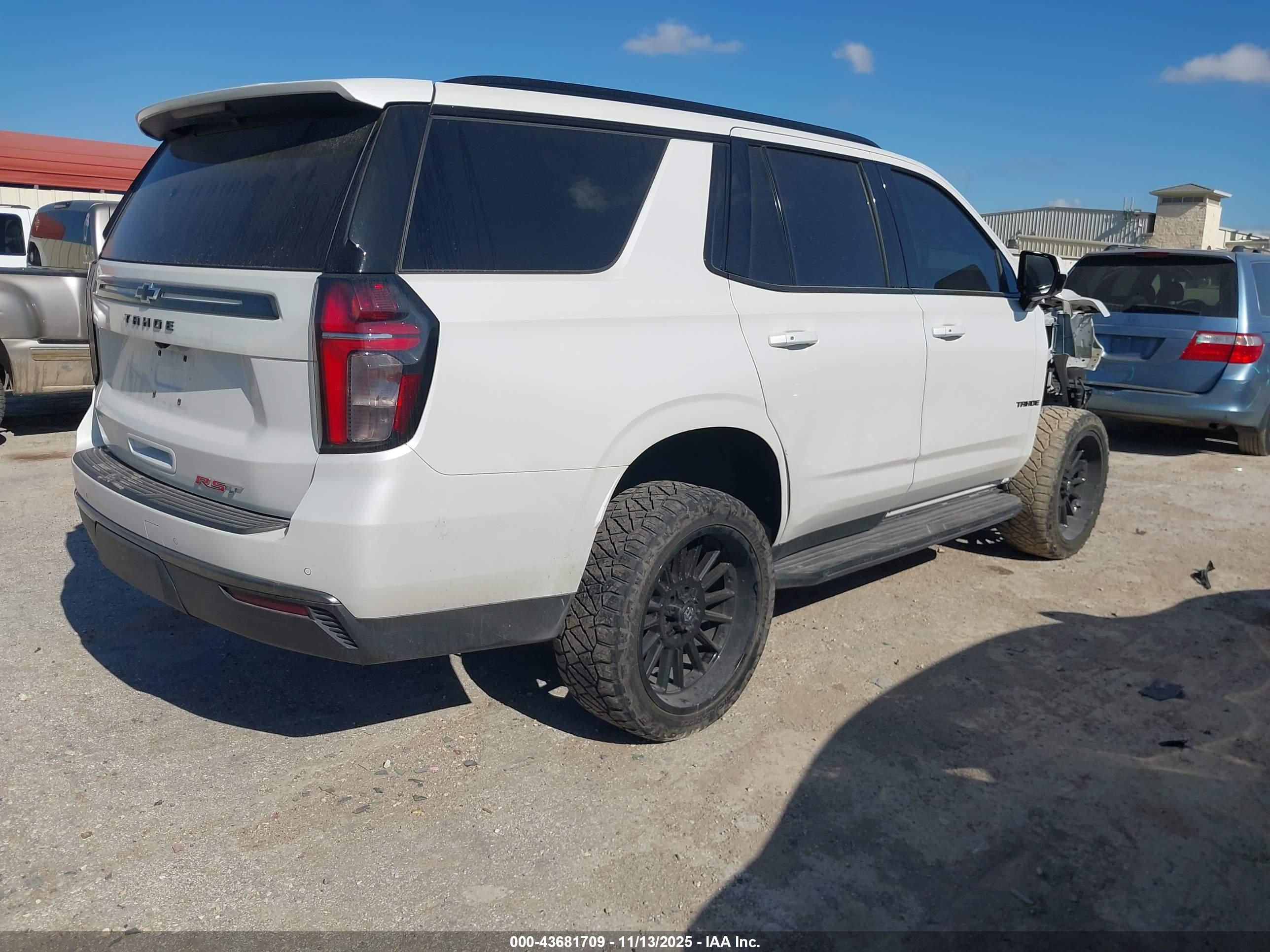 CHEVROLET TAHOE image 4
