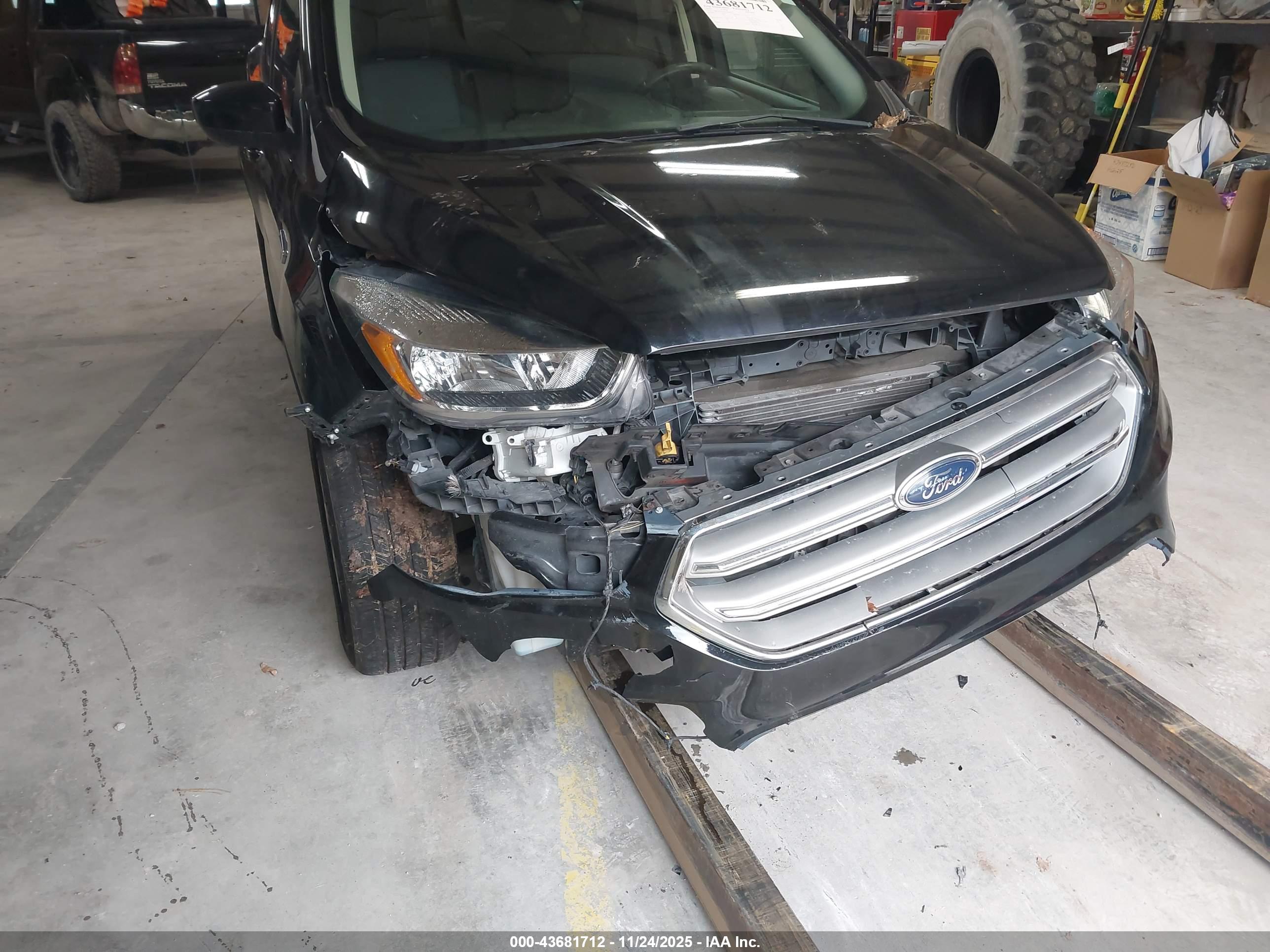 FORD ESCAPE image 6