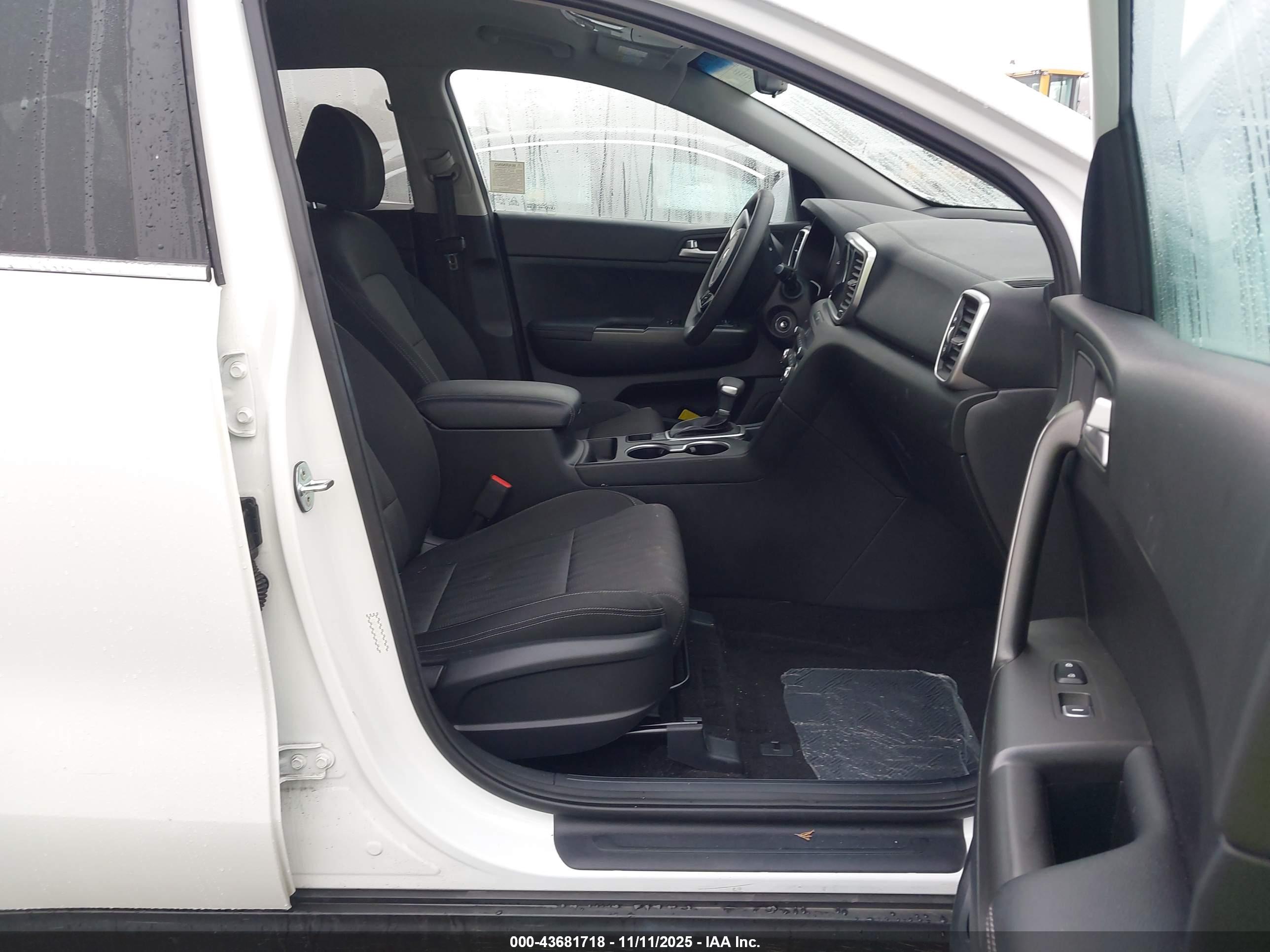 KIA SPORTAGE image 5
