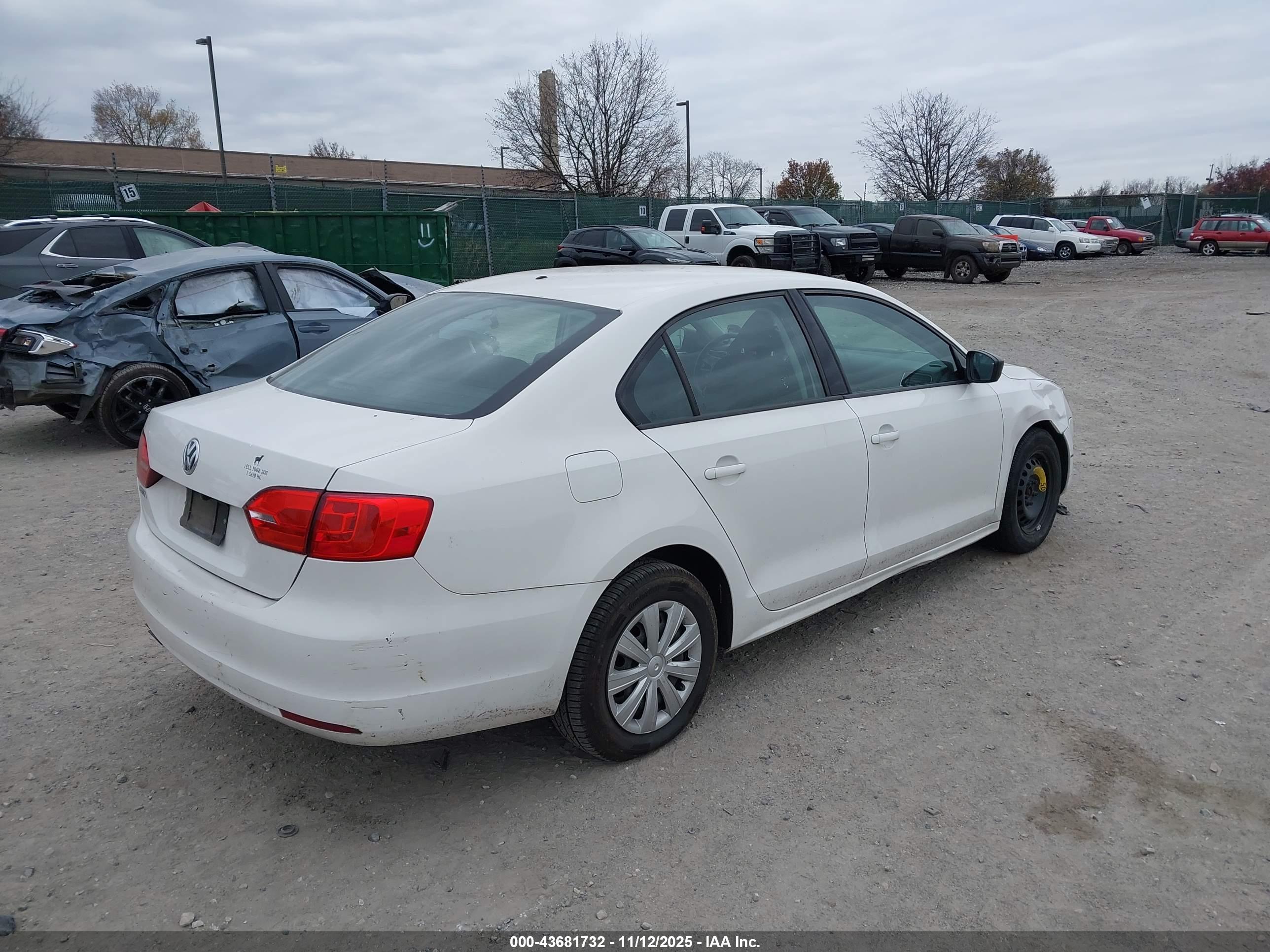 VOLKSWAGEN JETTA image 4