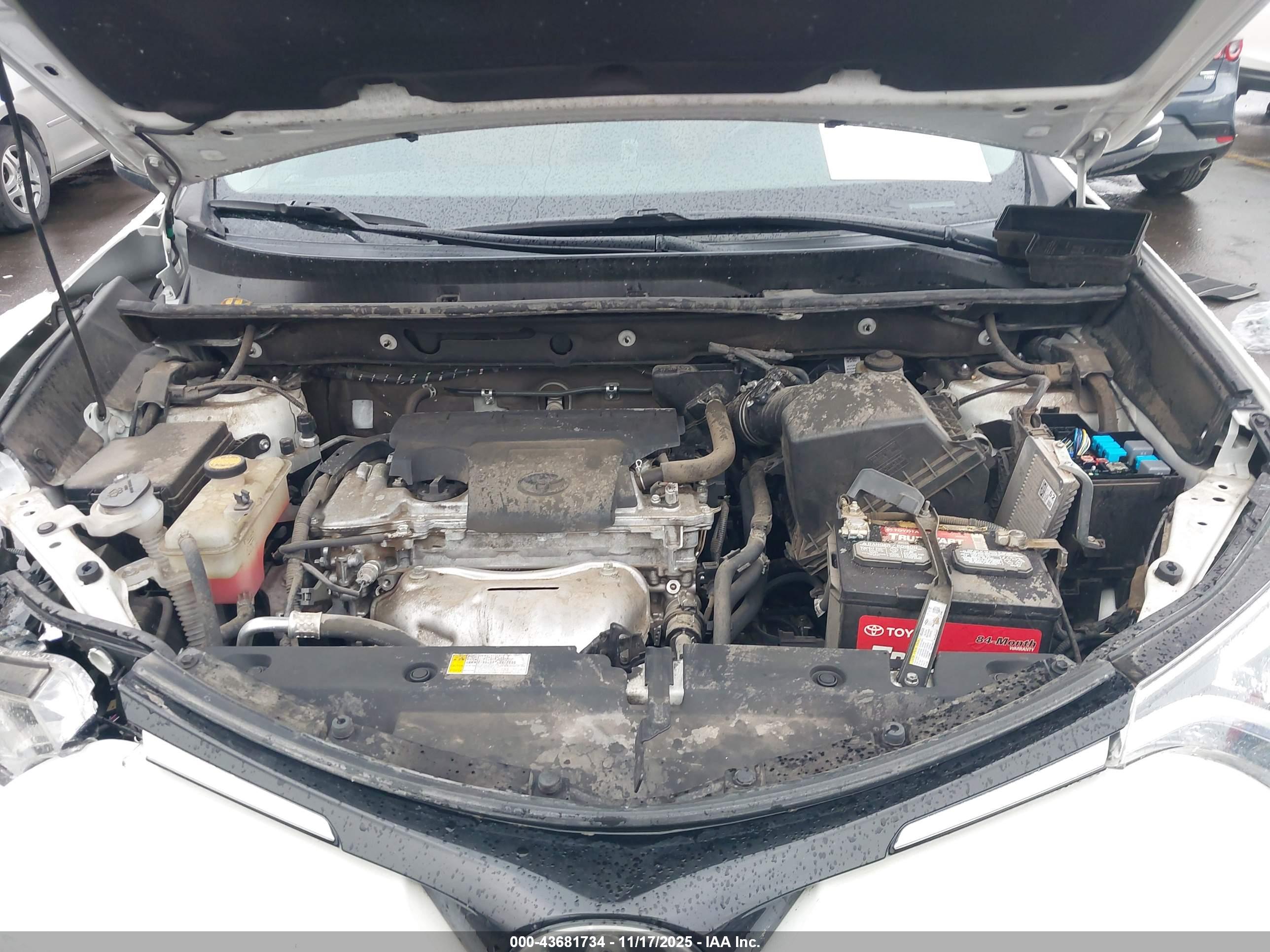 TOYOTA RAV4 image 10
