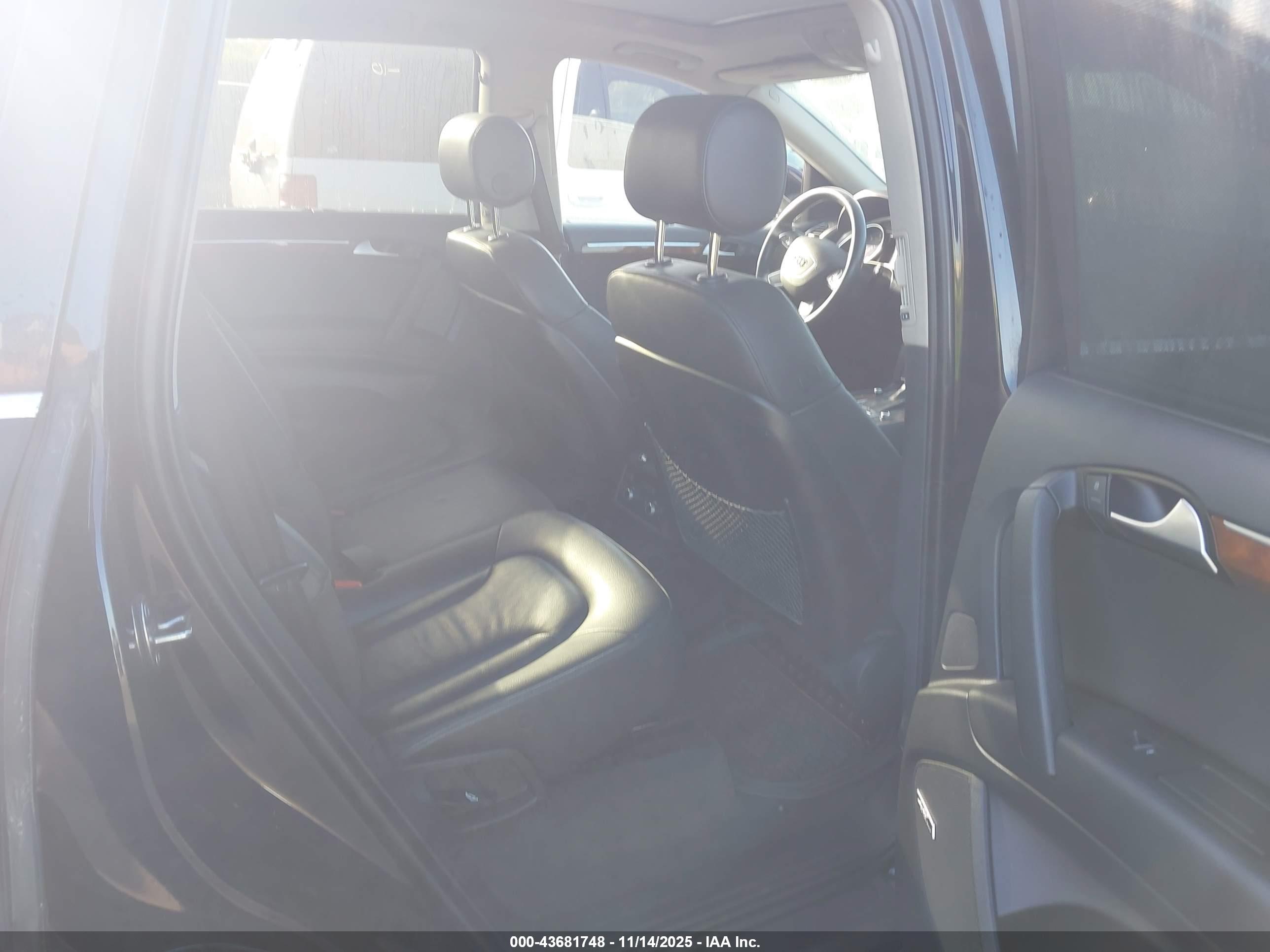 AUDI Q7 image 8