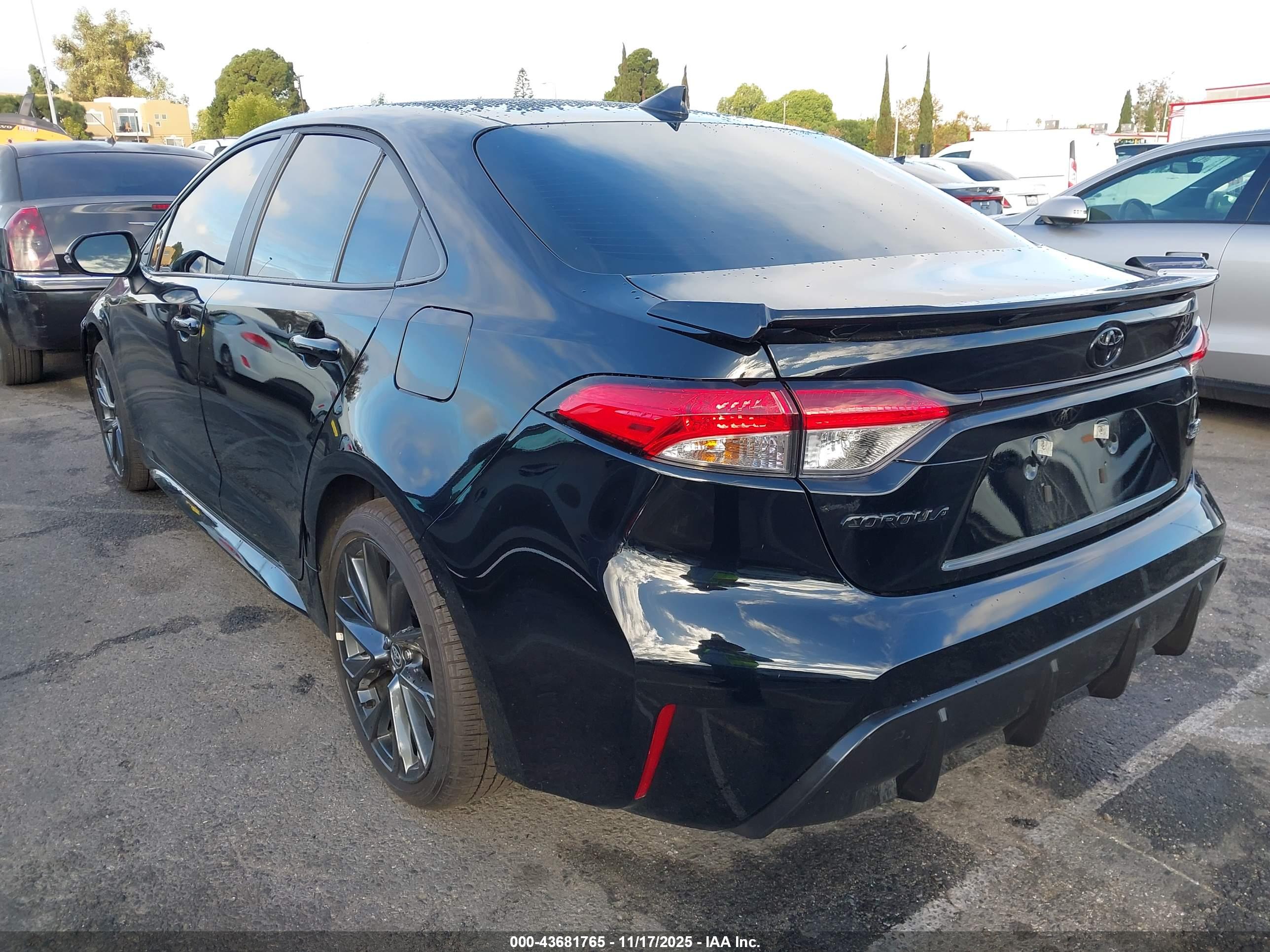 TOYOTA COROLLA image 3