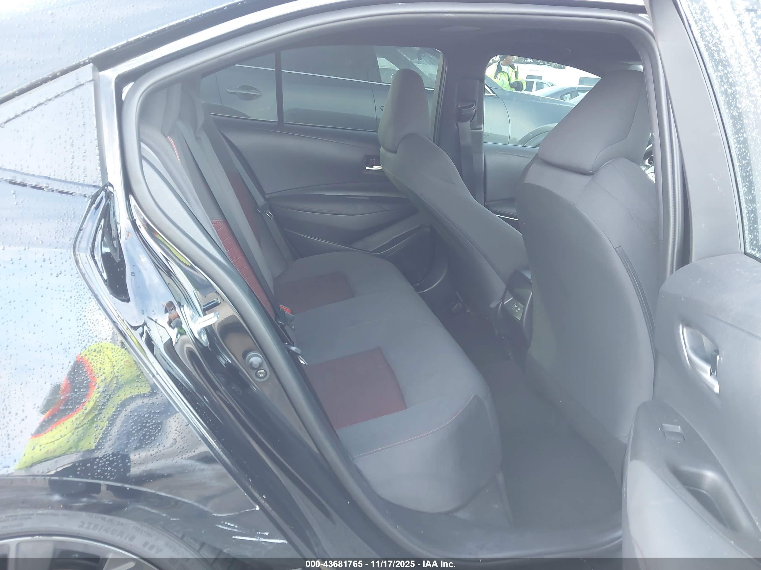 TOYOTA COROLLA image 8