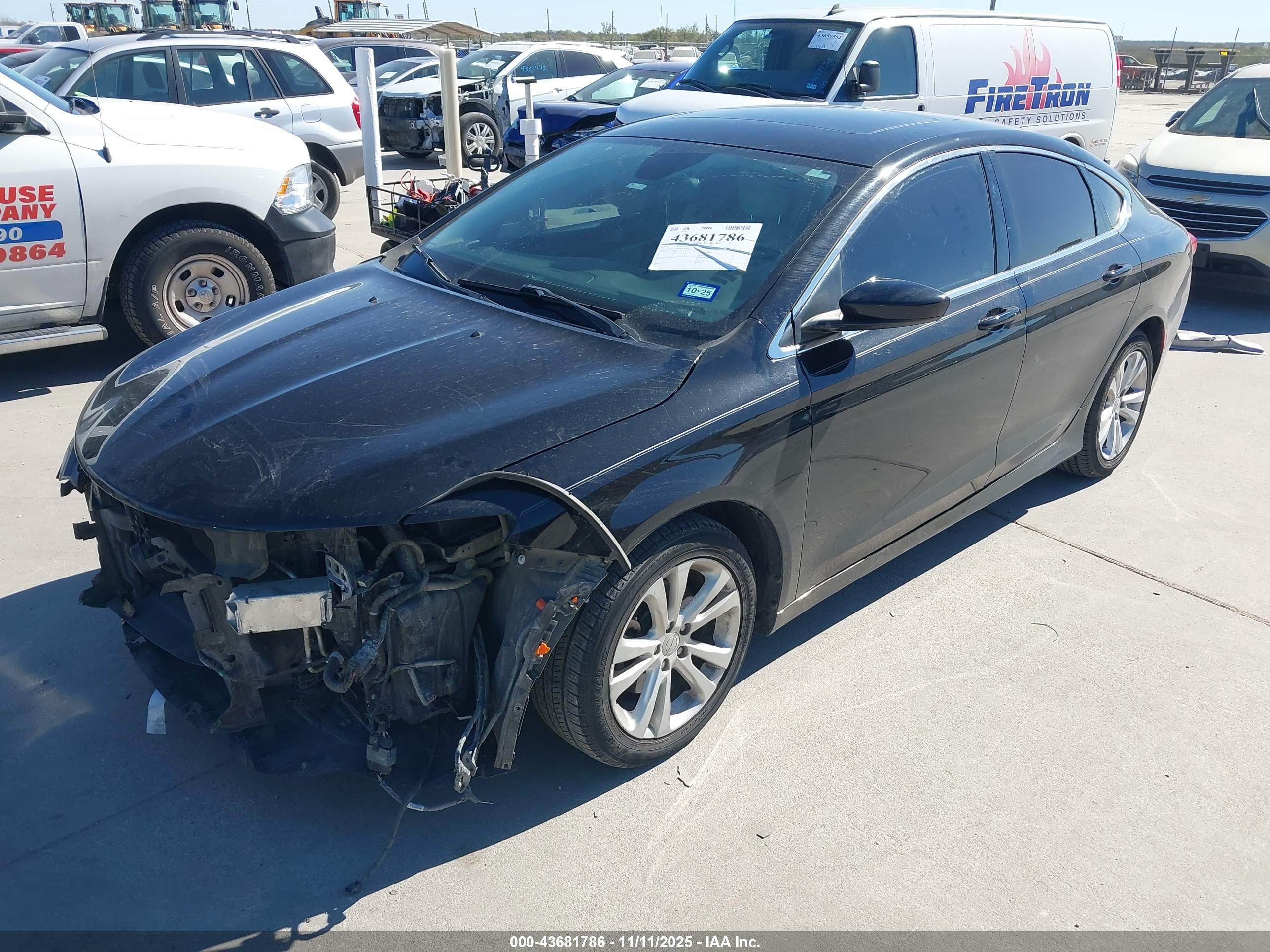 CHRYSLER 200 image 2