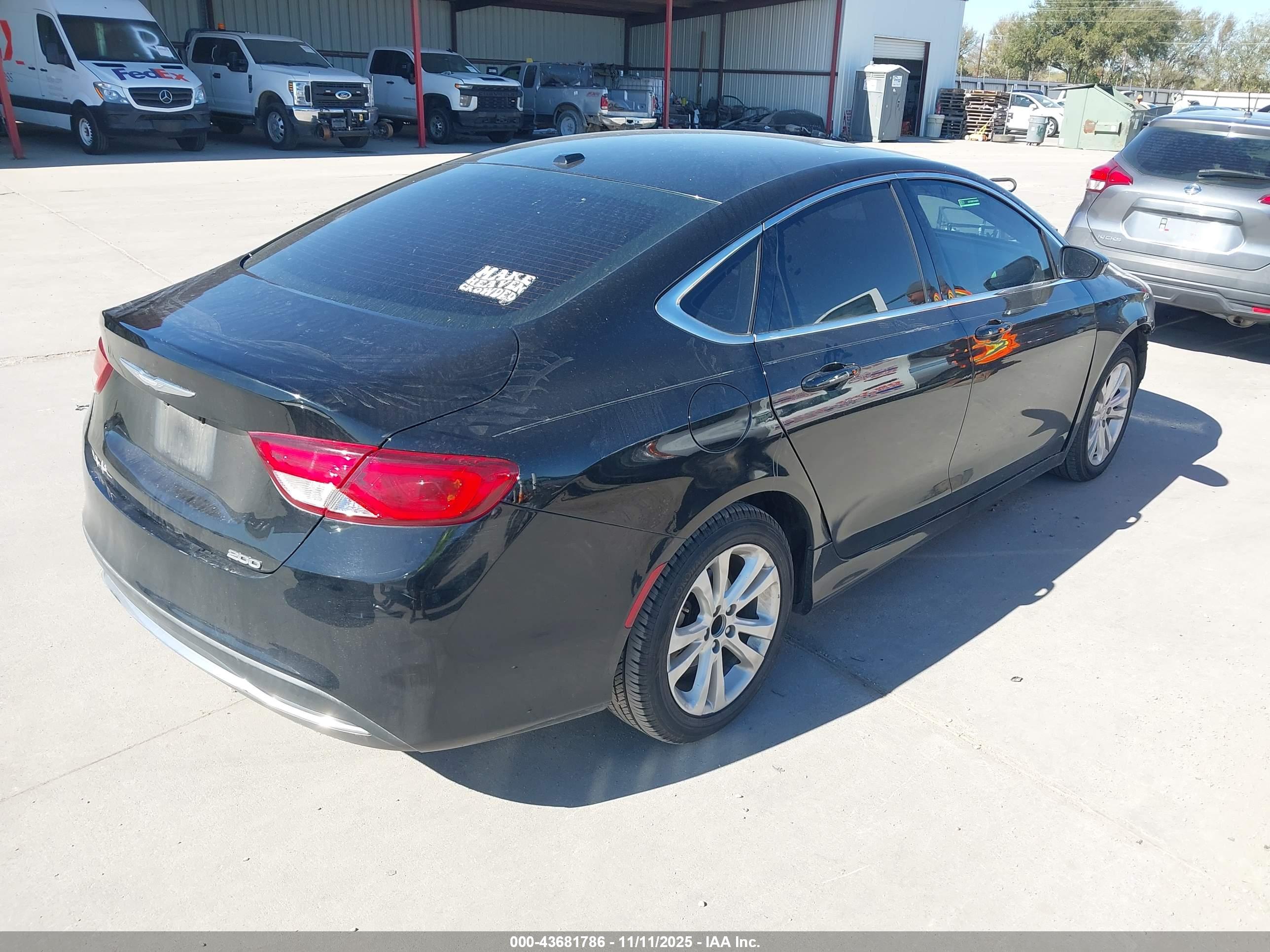 CHRYSLER 200 image 4