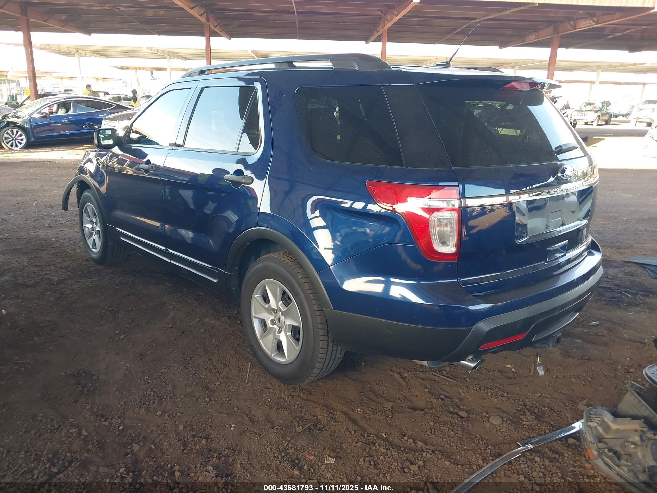 FORD EXPLORER image 3