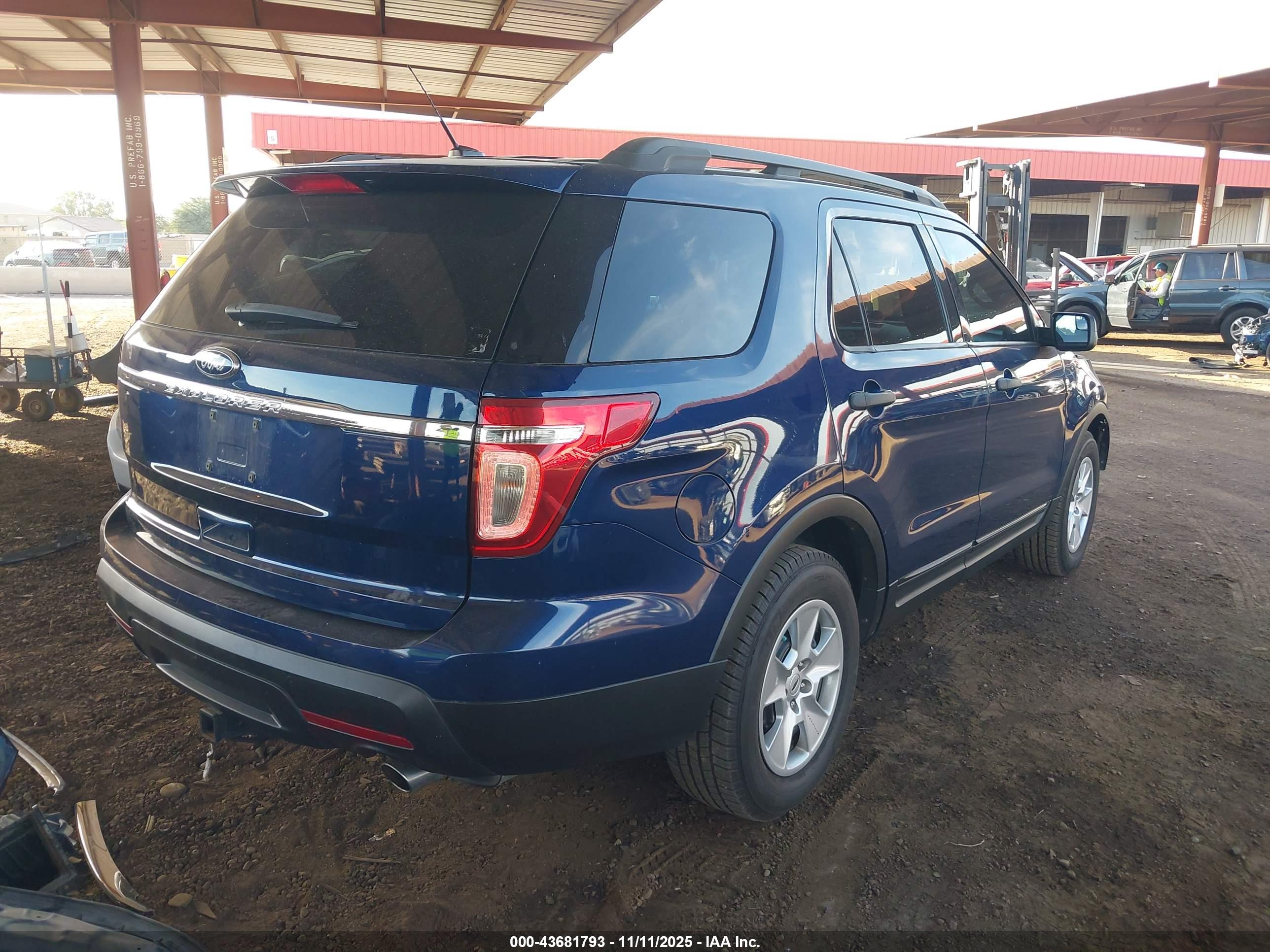 FORD EXPLORER image 4