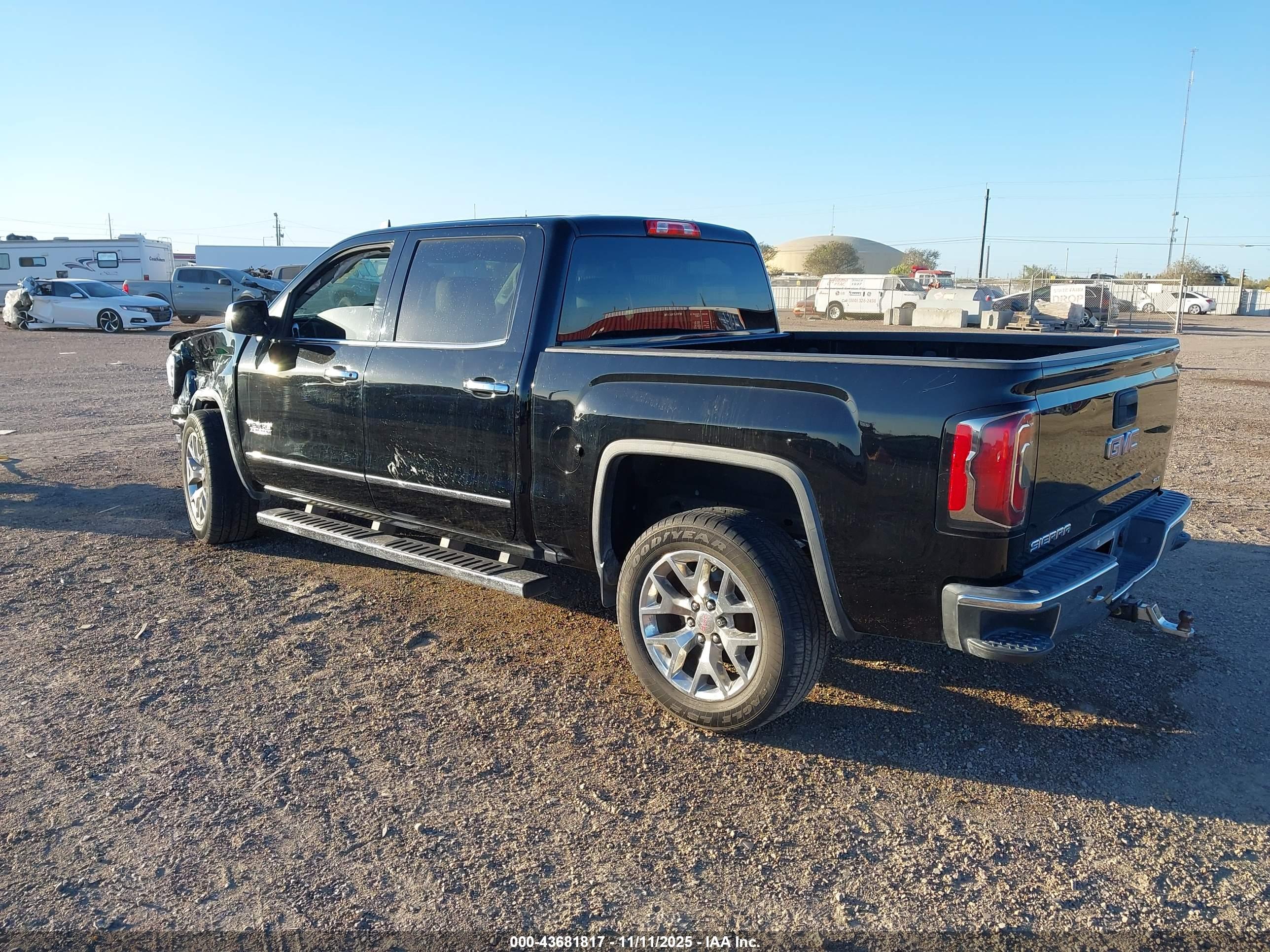 GMC SIERRA image 3