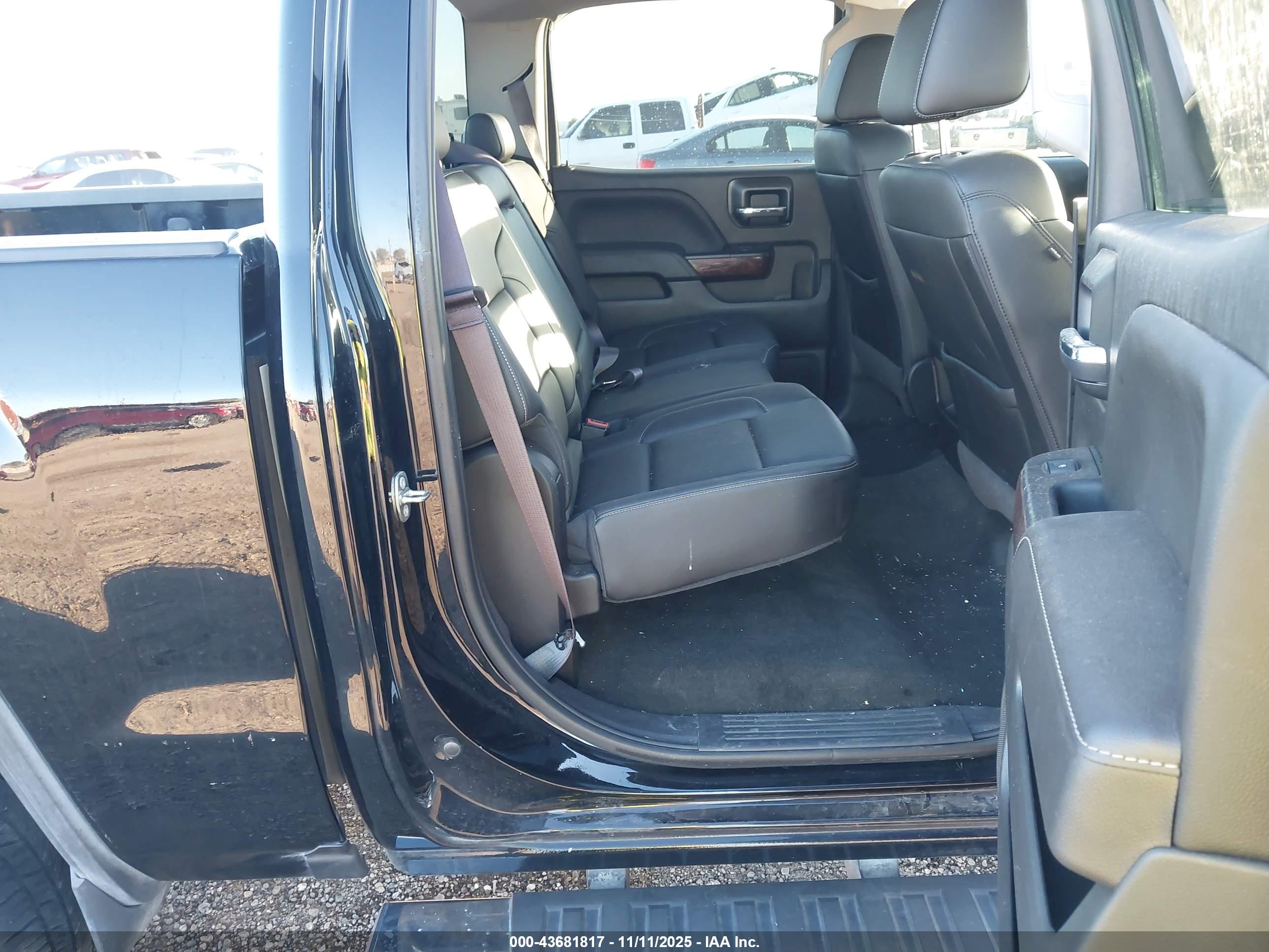 GMC SIERRA image 8