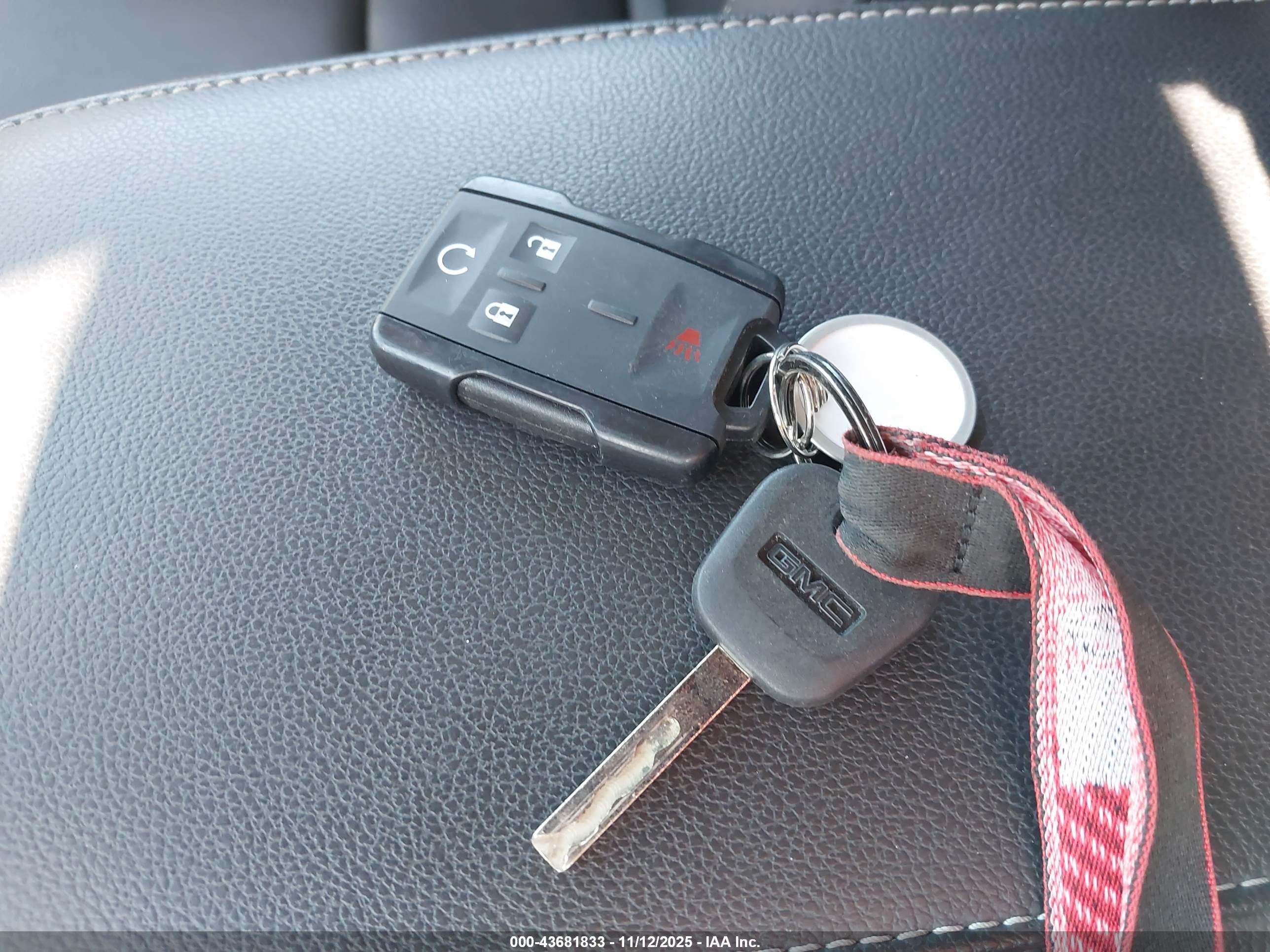 GMC CANYON image 11