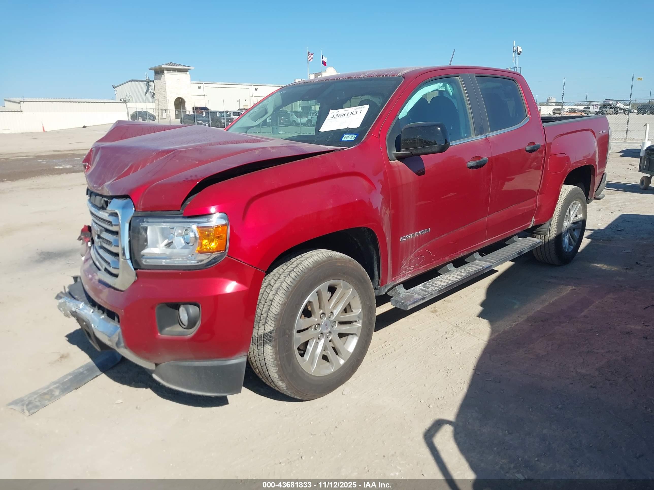 GMC CANYON image 2