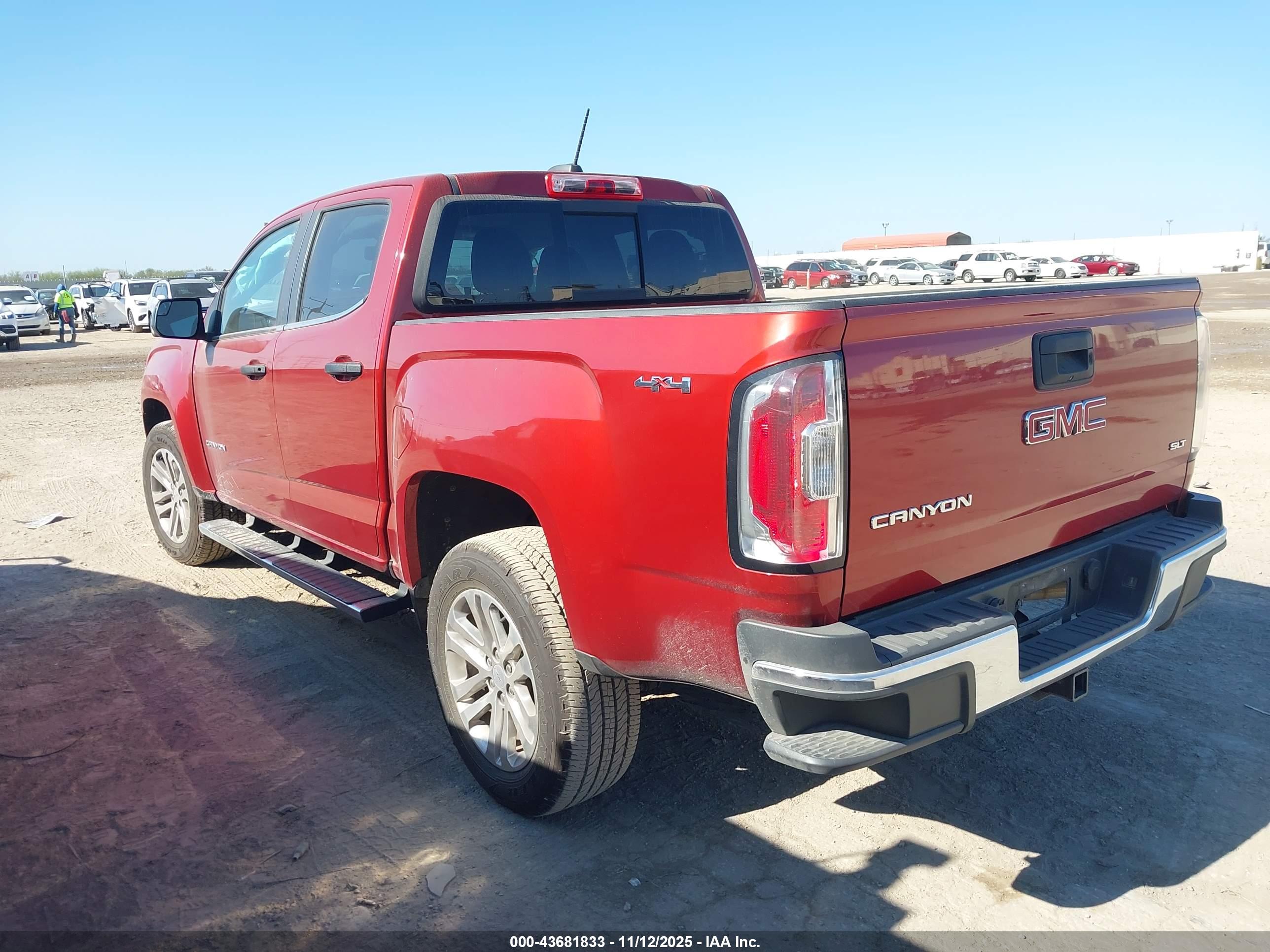GMC CANYON image 3