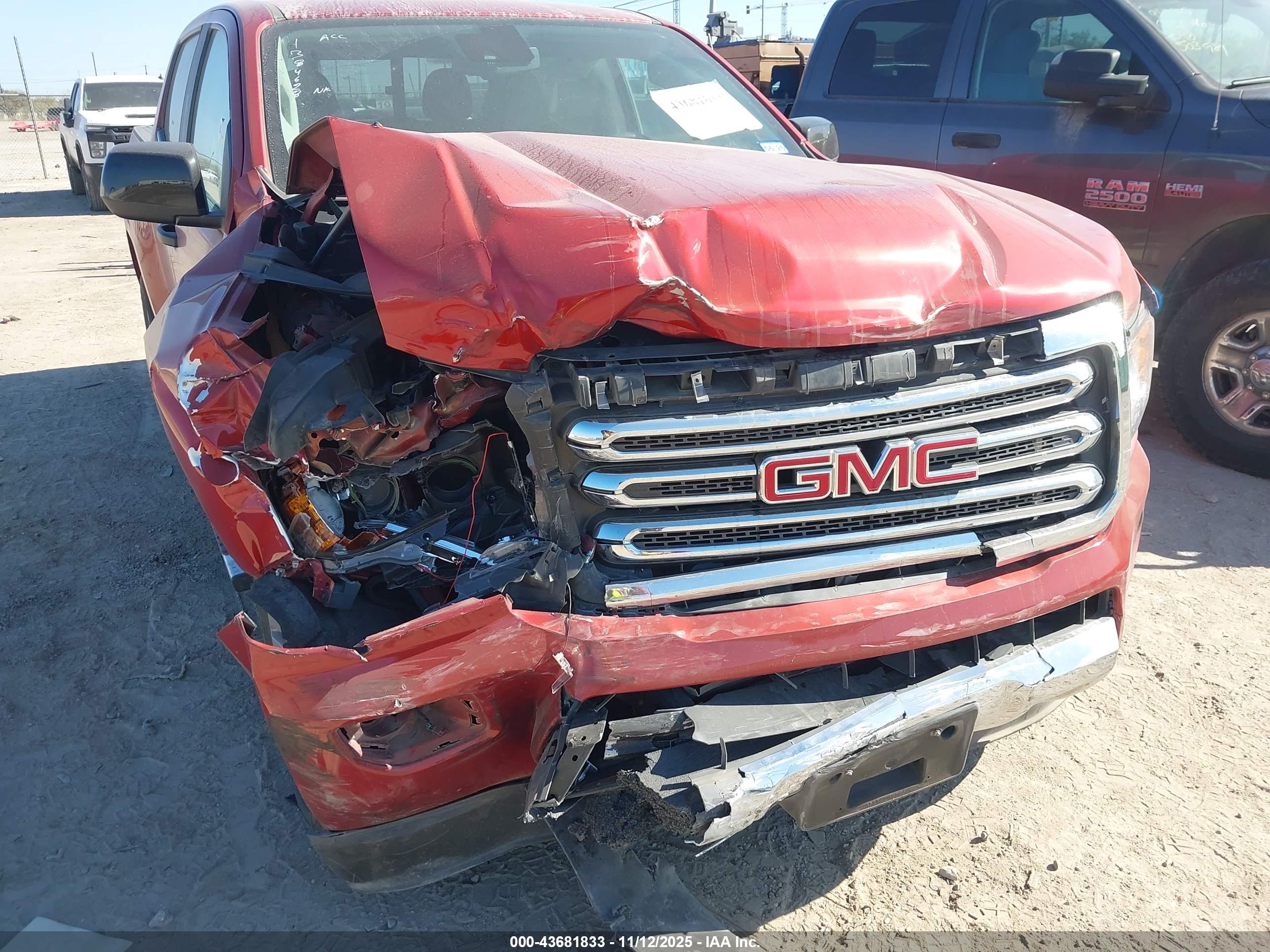GMC CANYON image 6