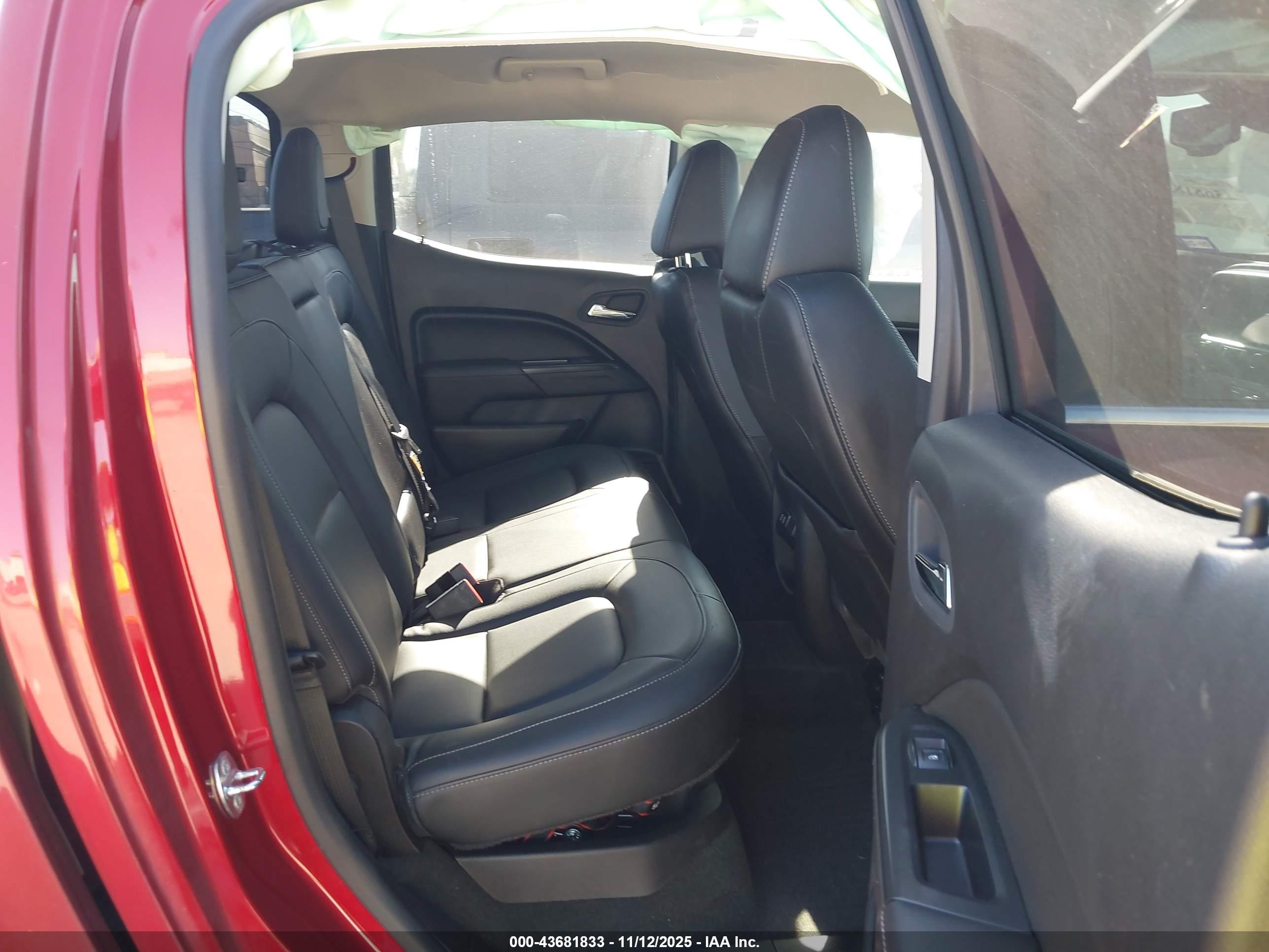 GMC CANYON image 8