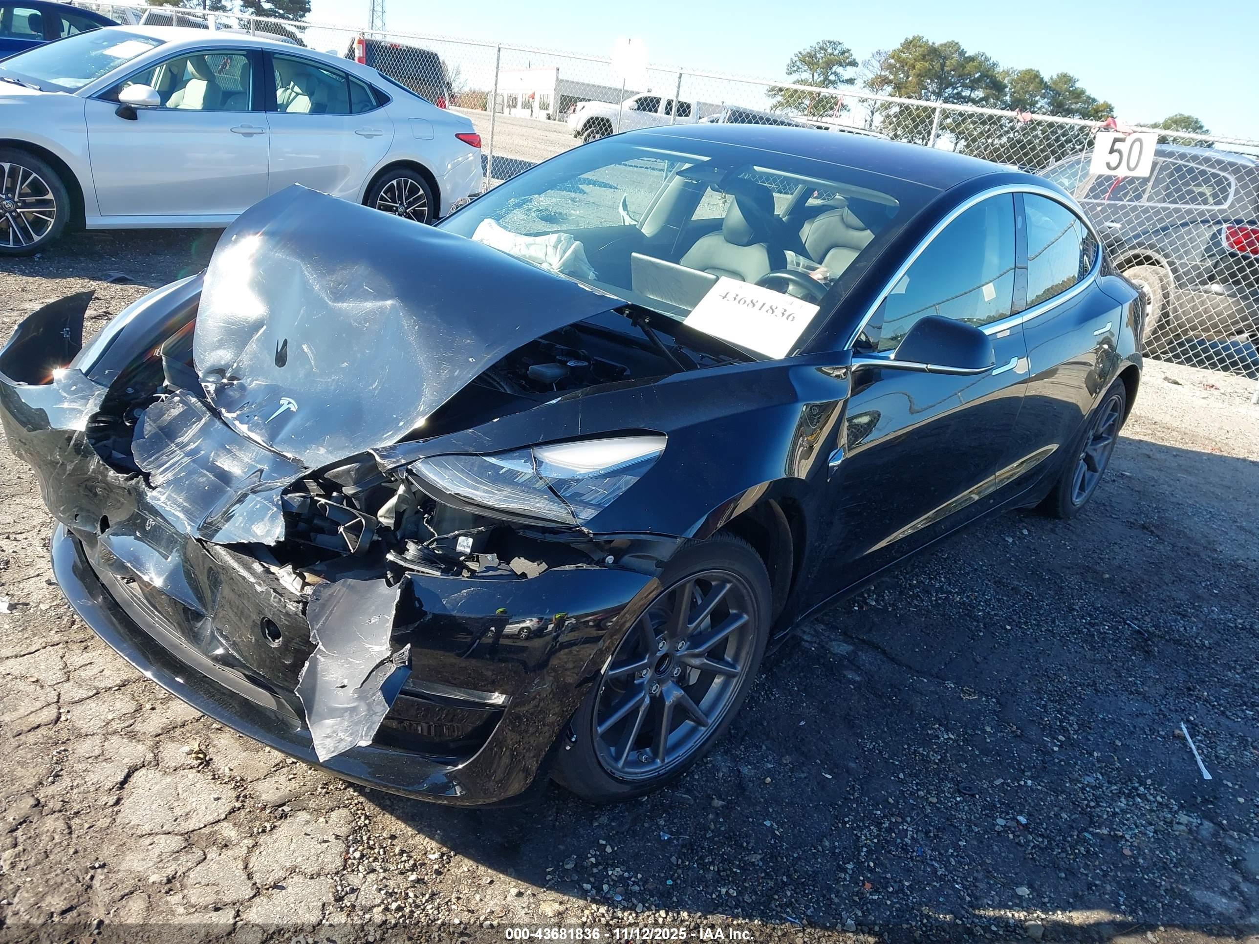 TESLA MODEL image 2