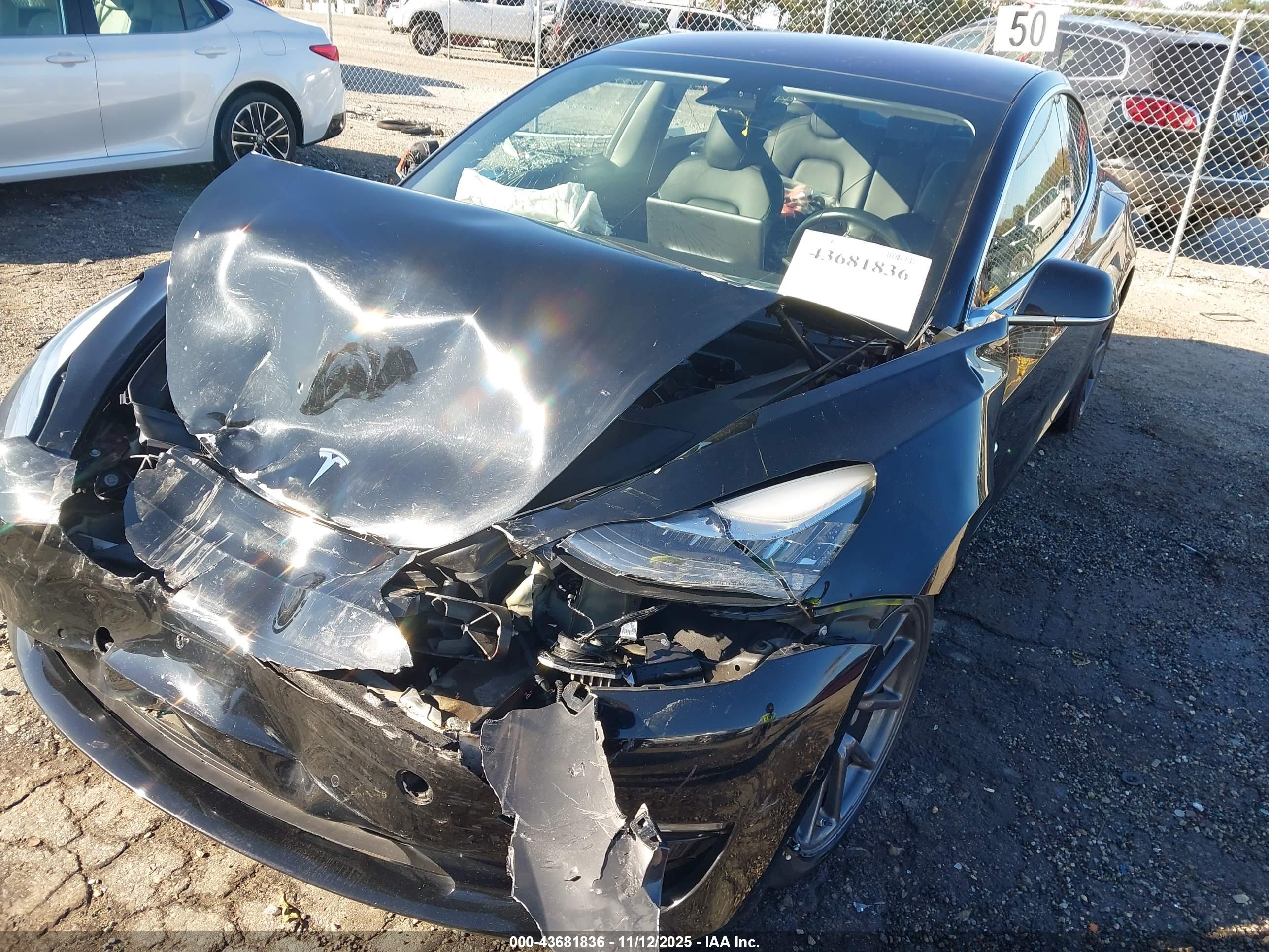 TESLA MODEL image 6