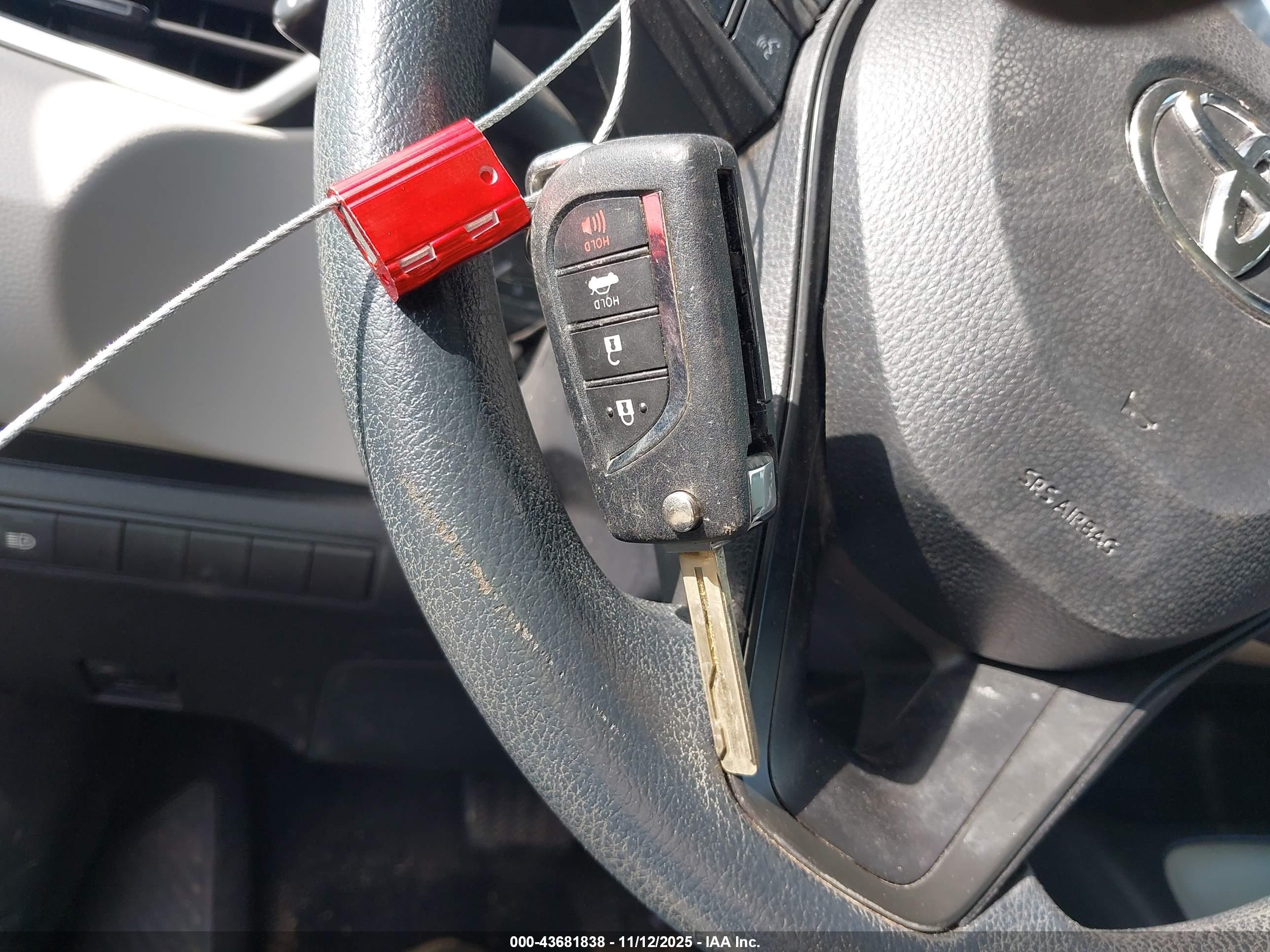 TOYOTA COROLLA image 11