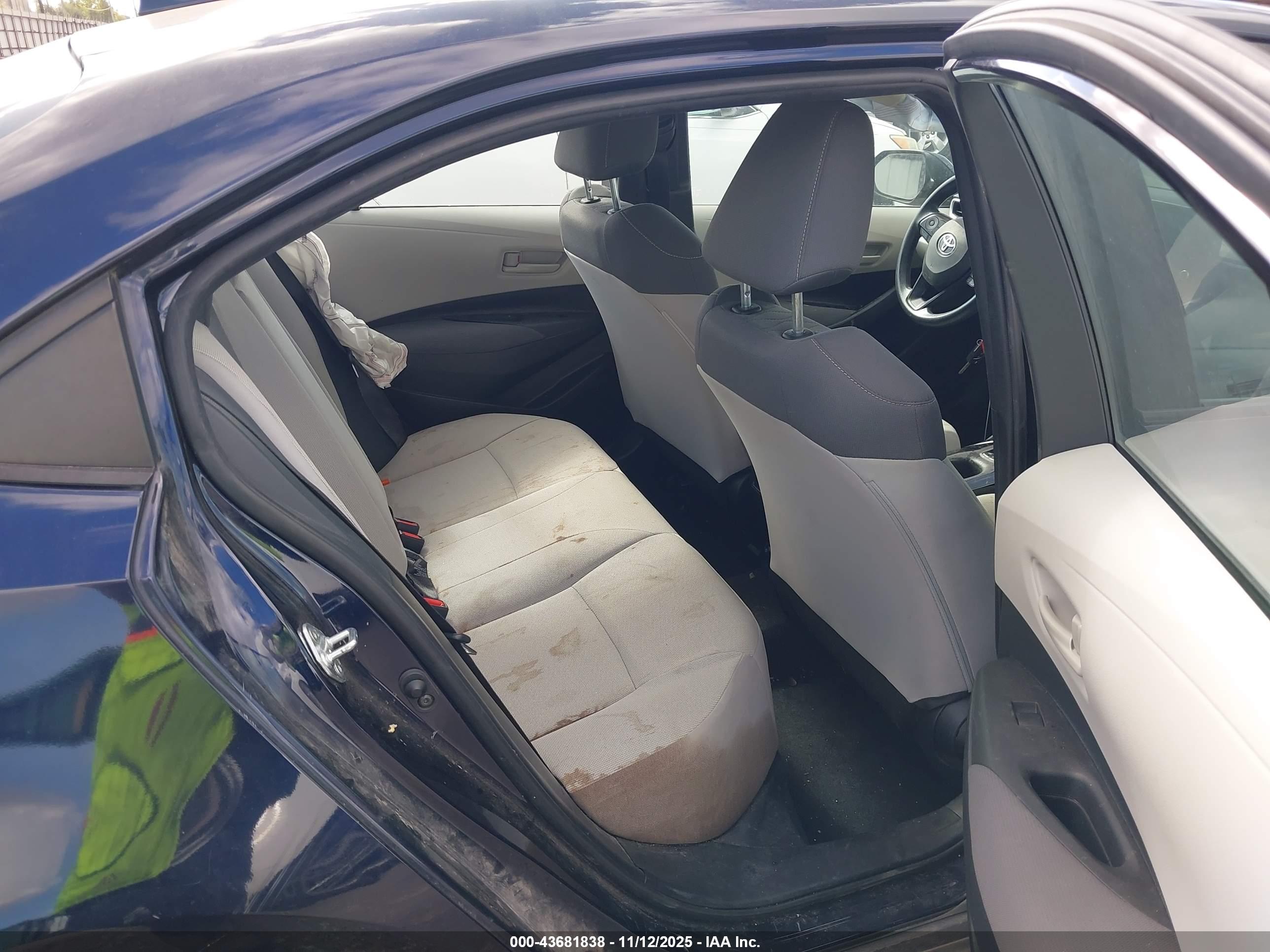 TOYOTA COROLLA image 8
