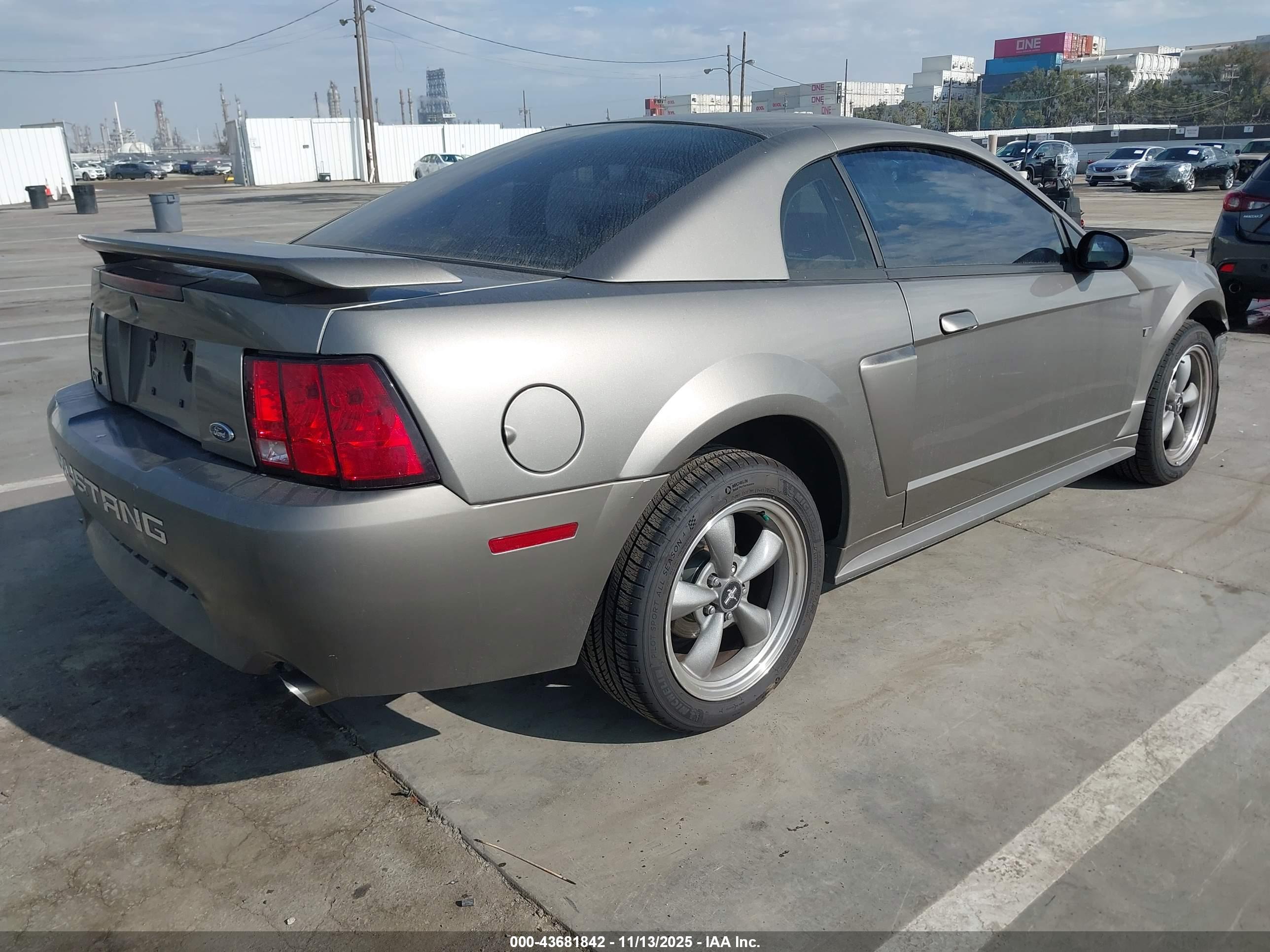 FORD MUSTANG image 4