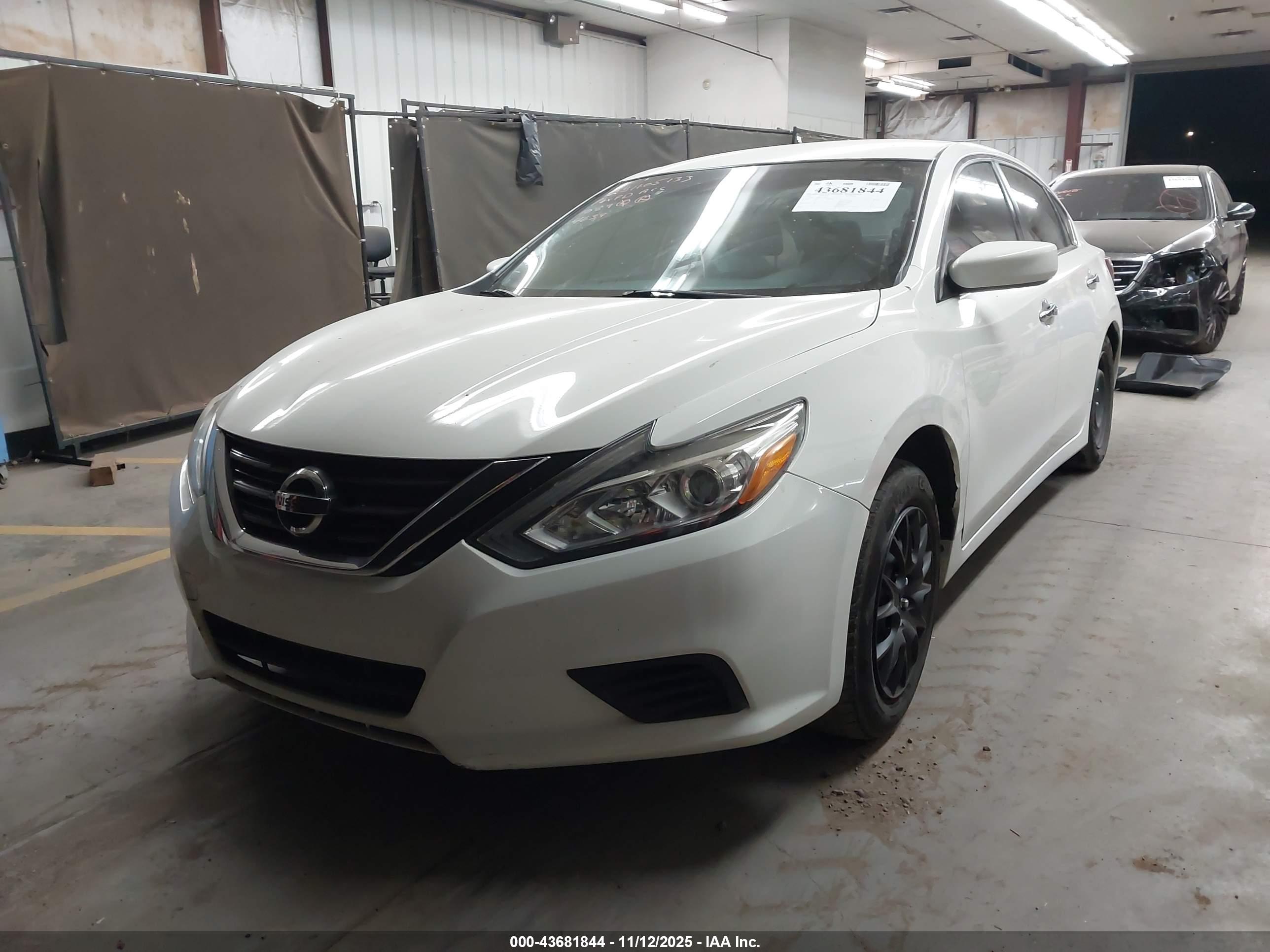NISSAN ALTIMA image 2