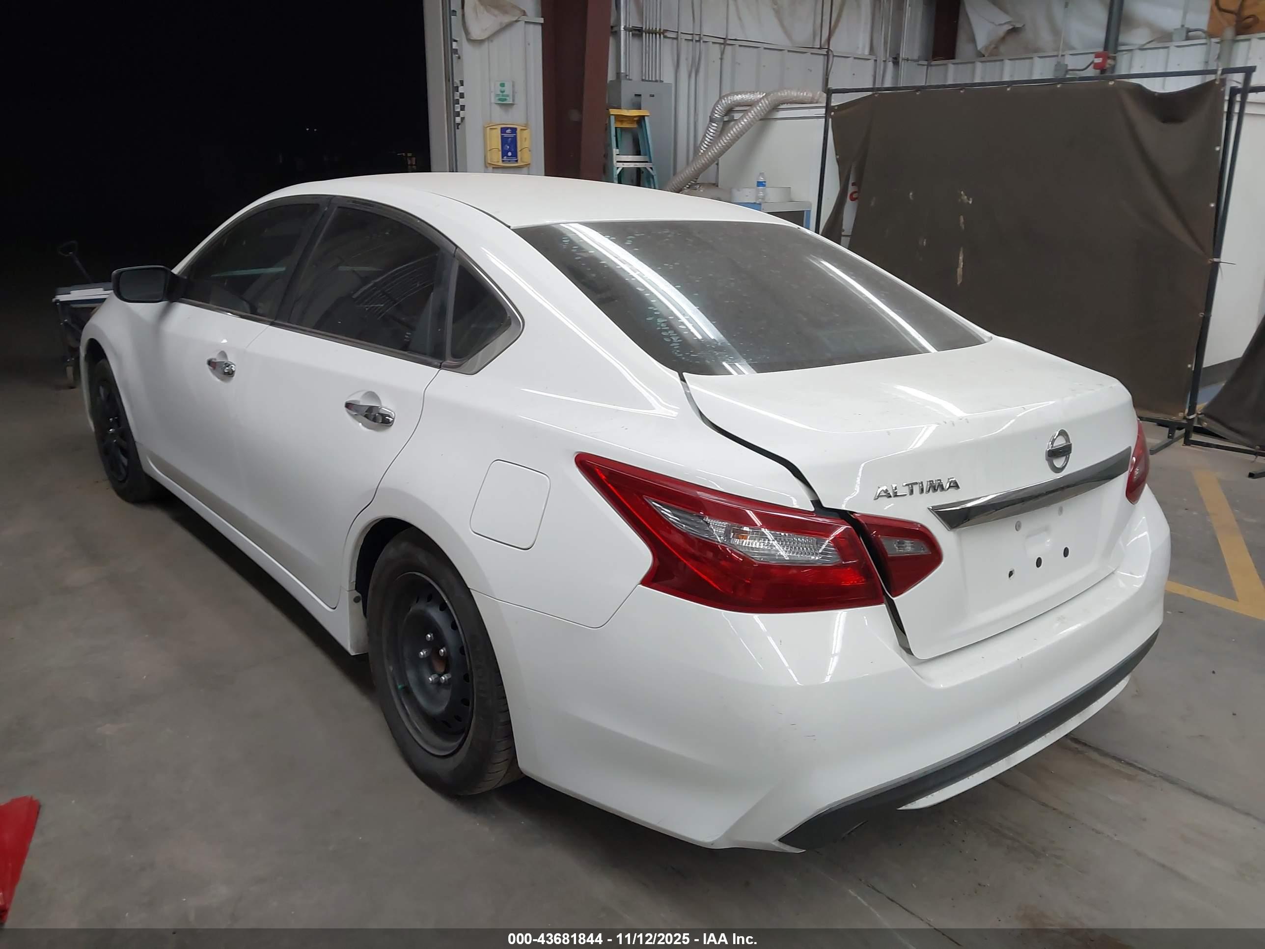 NISSAN ALTIMA image 3