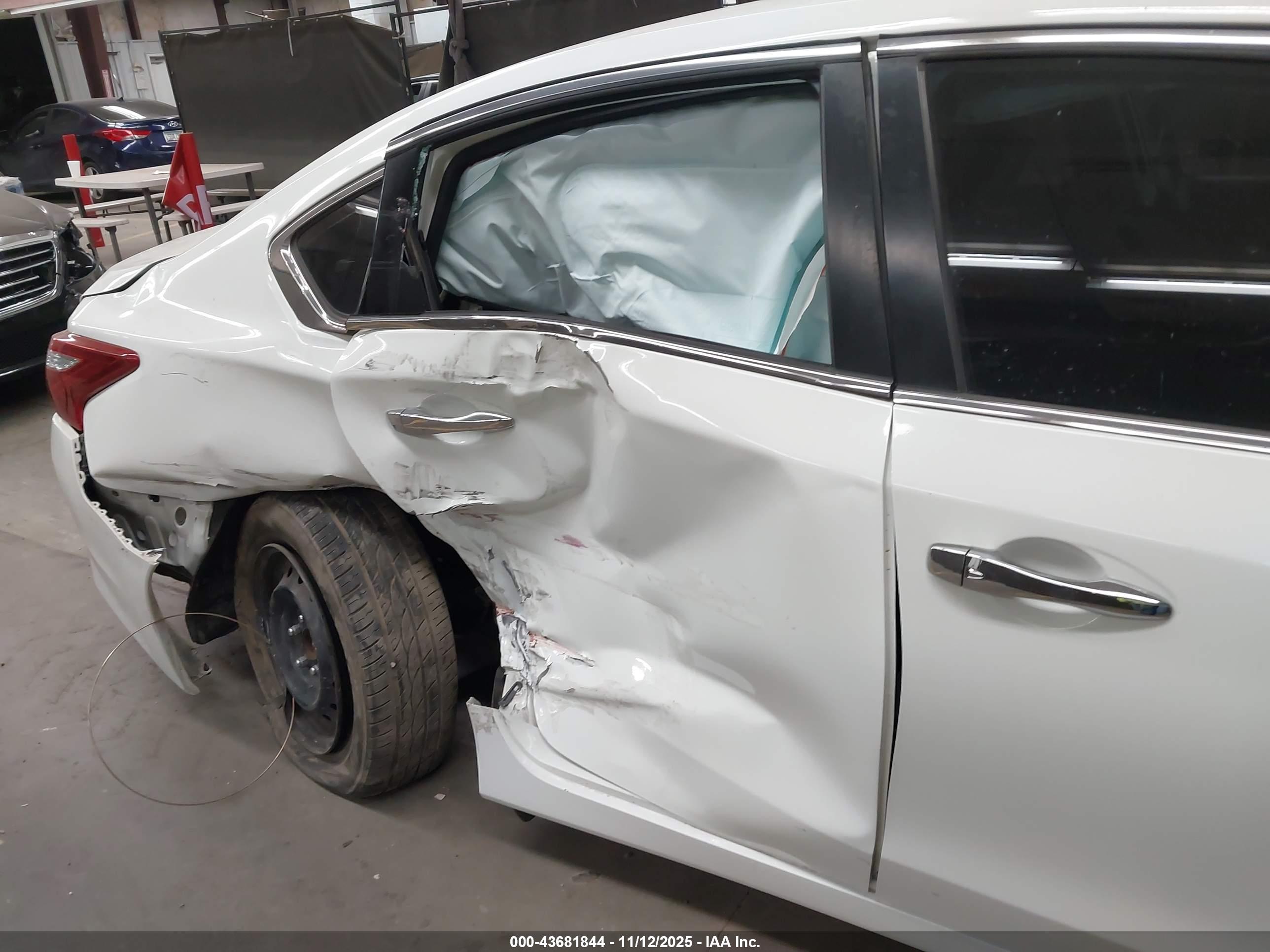 NISSAN ALTIMA image 6