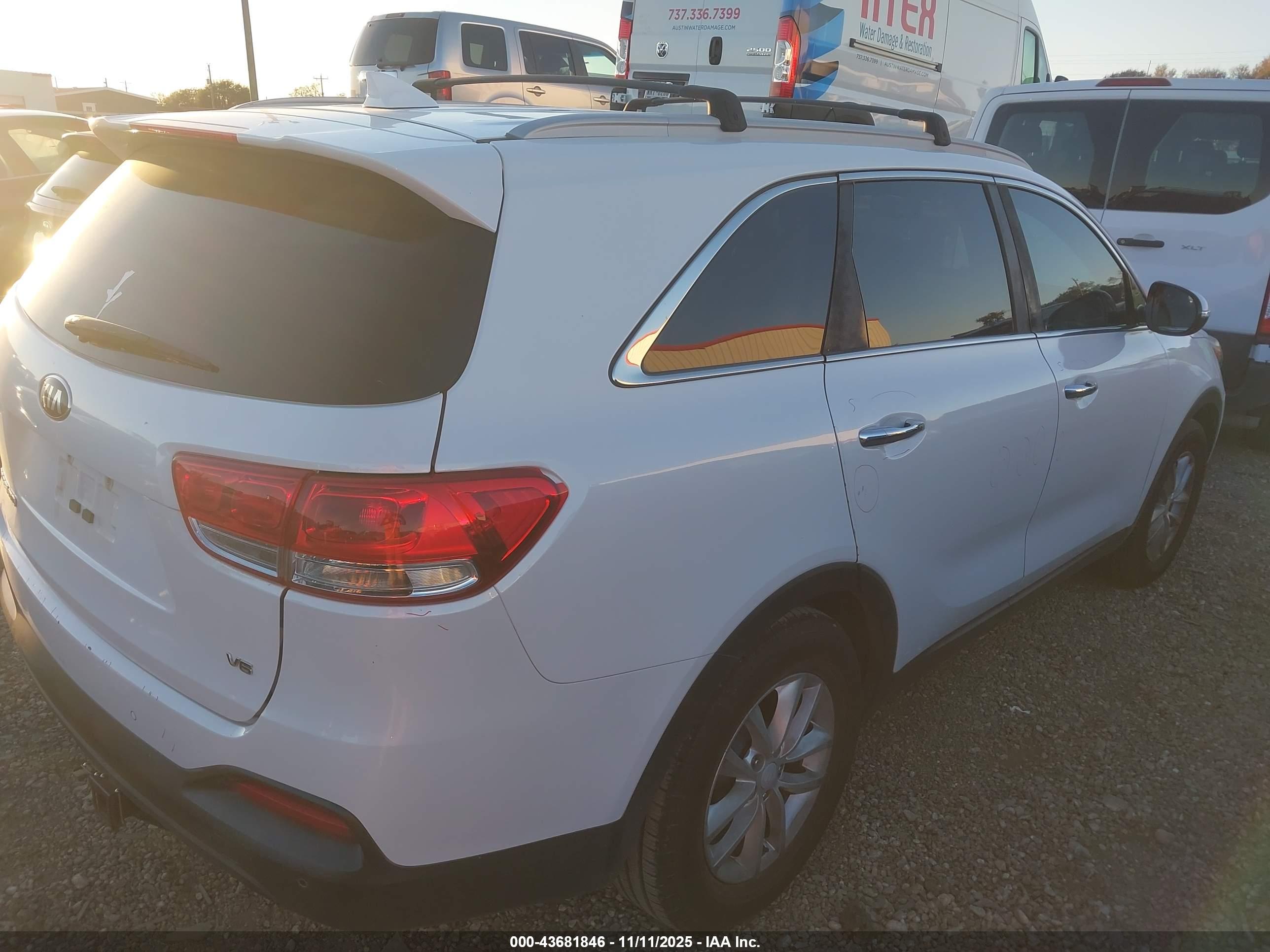 KIA SORENTO image 4
