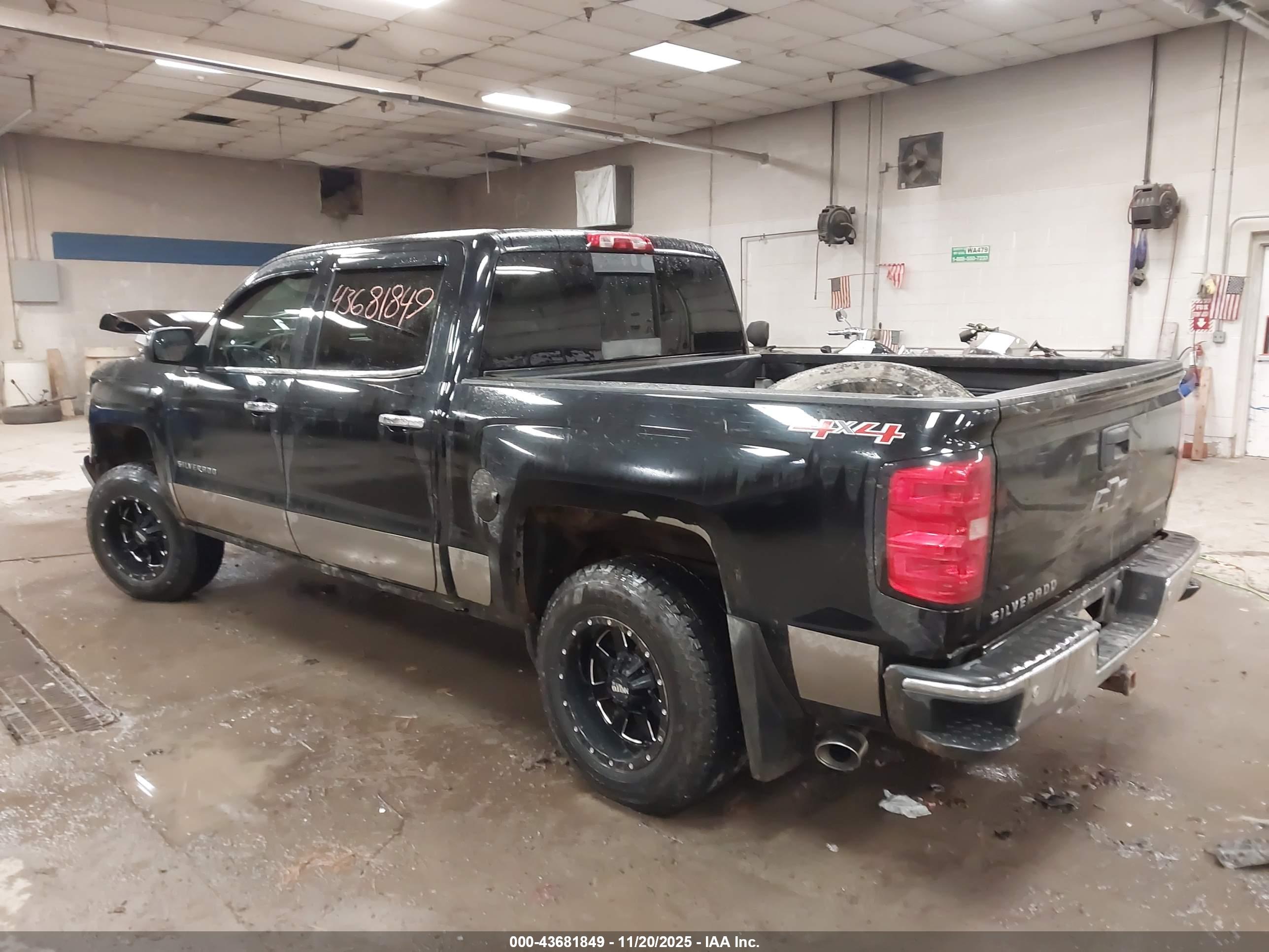 CHEVROLET SILVERADO image 3
