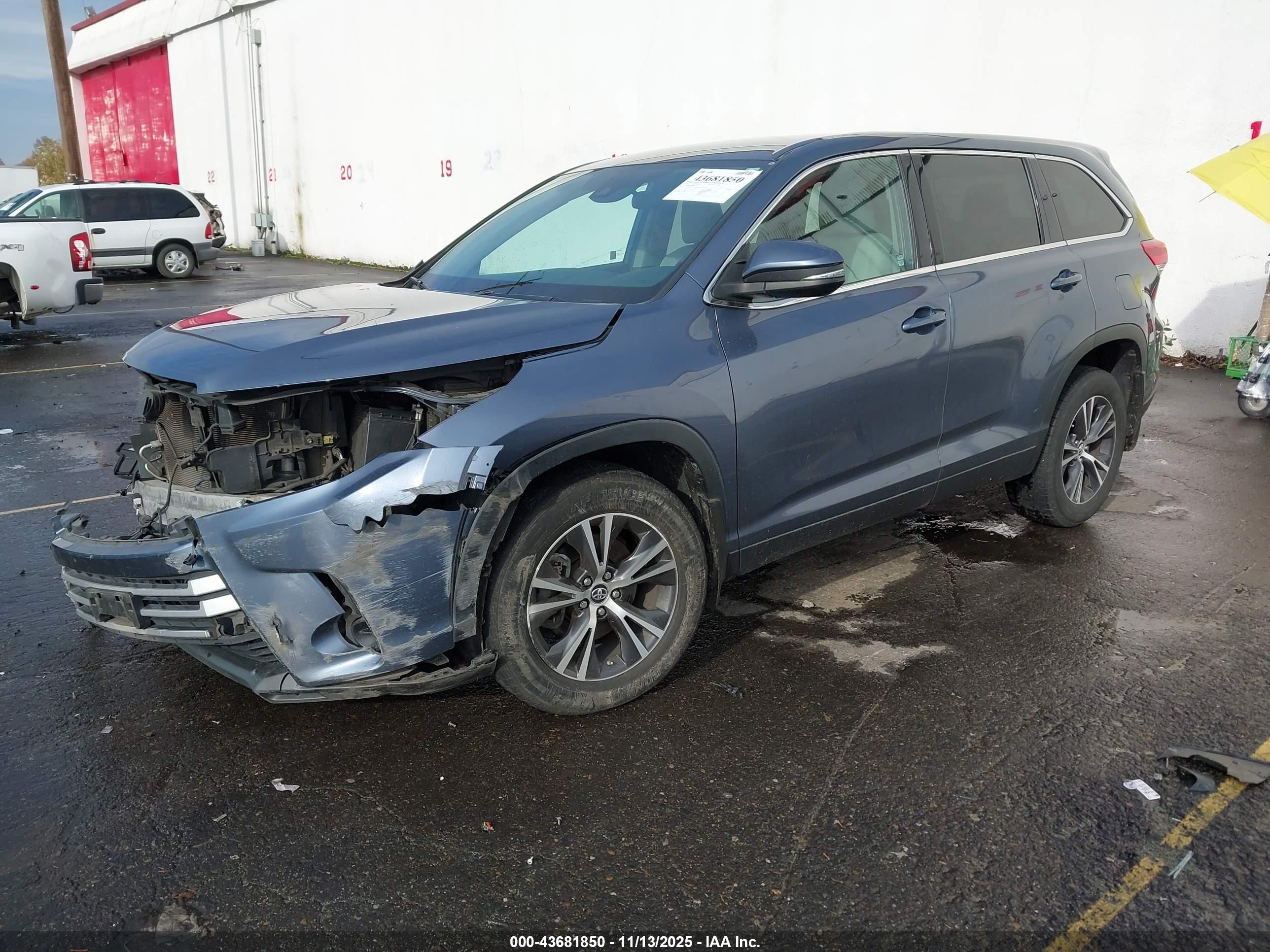 TOYOTA HIGHLANDER image 2