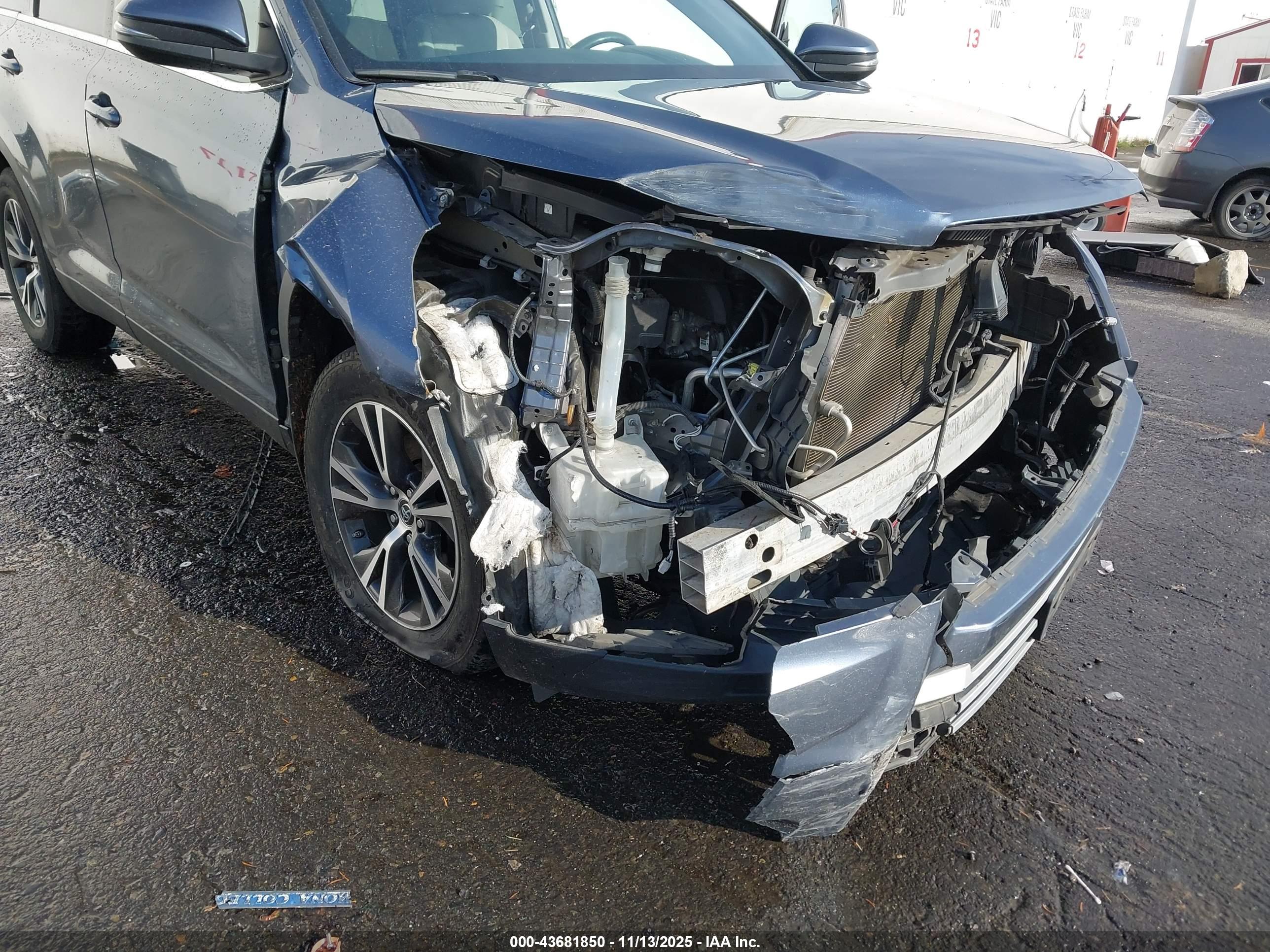 TOYOTA HIGHLANDER image 6