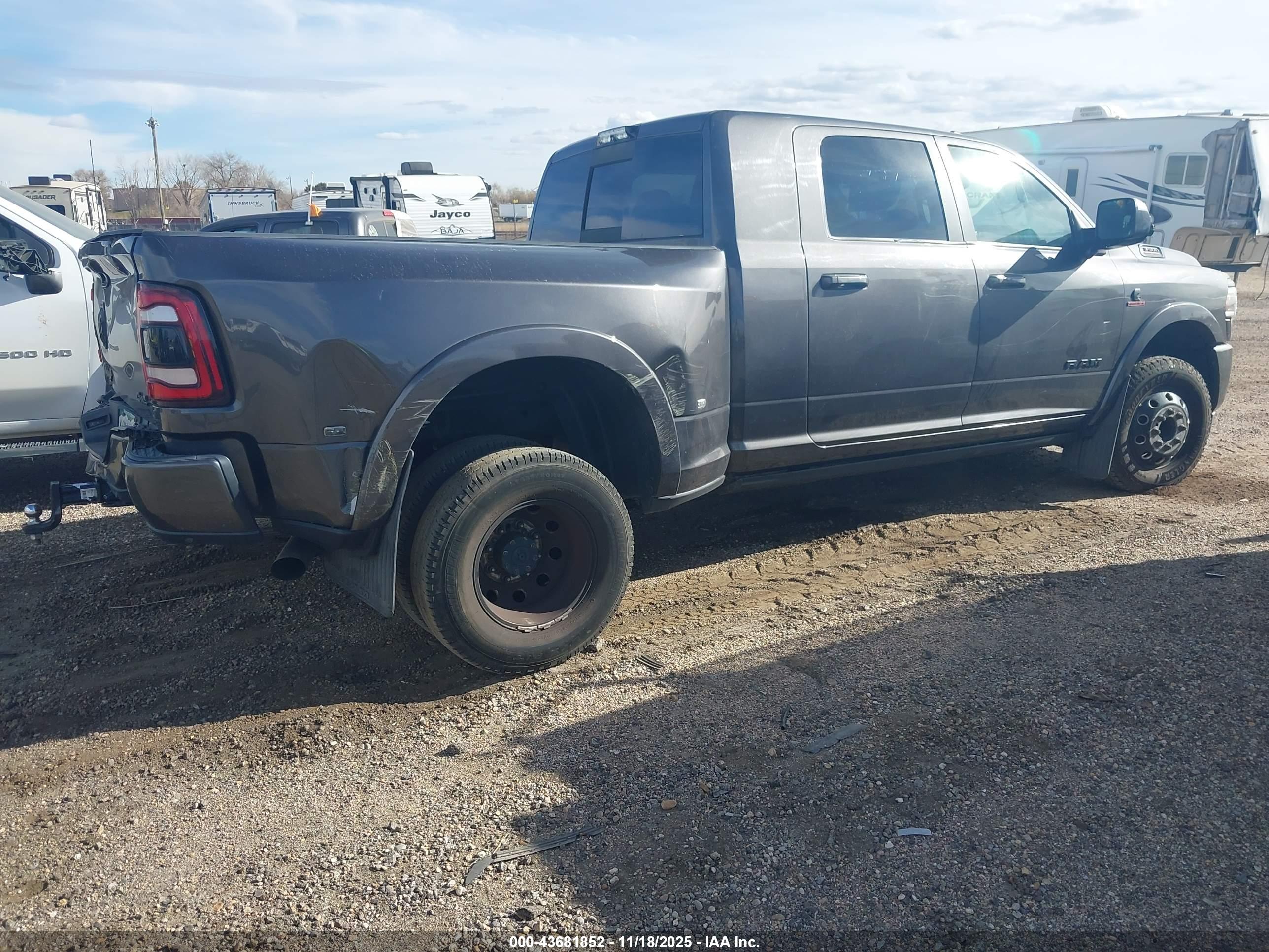 RAM 3500 image 4