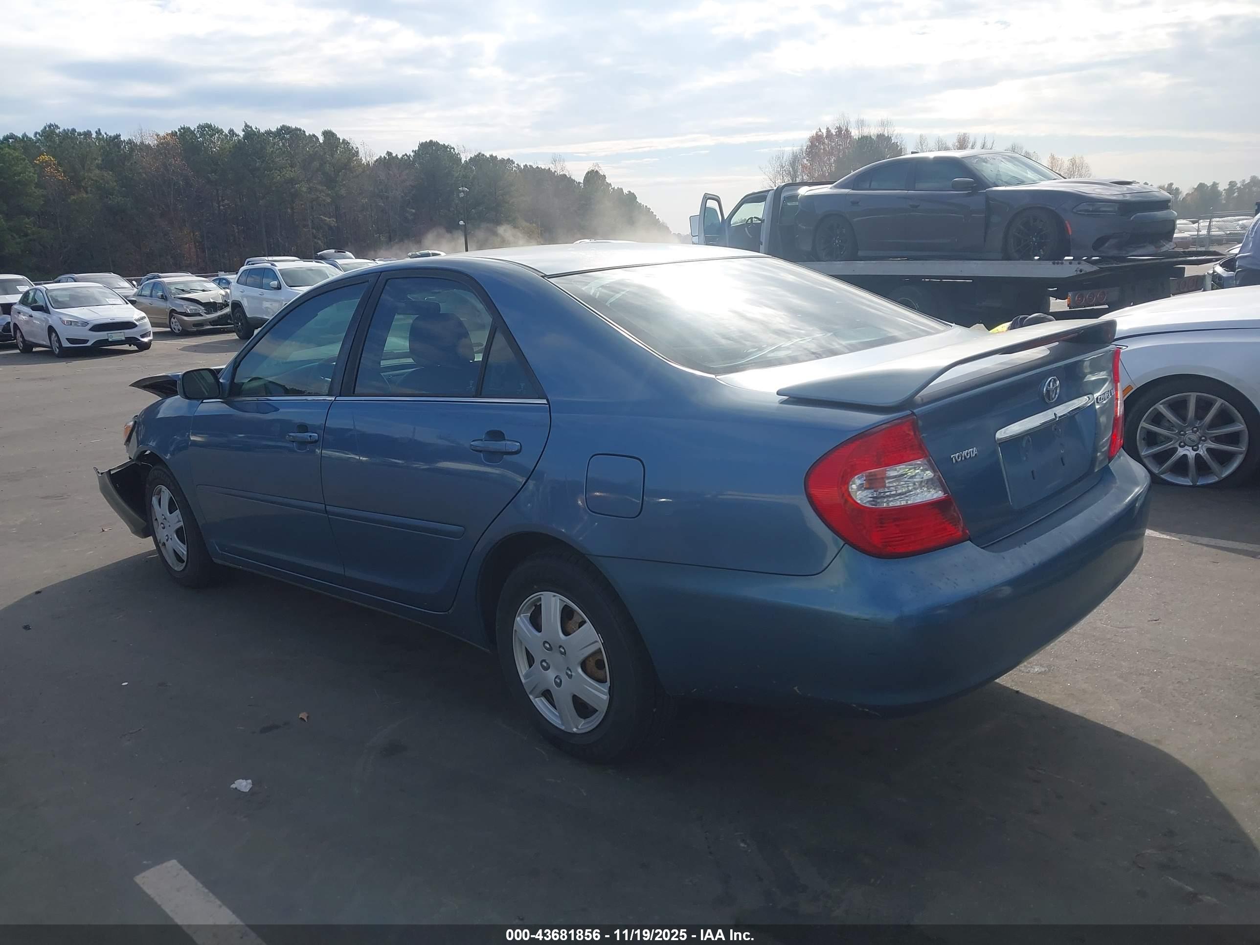TOYOTA CAMRY image 3