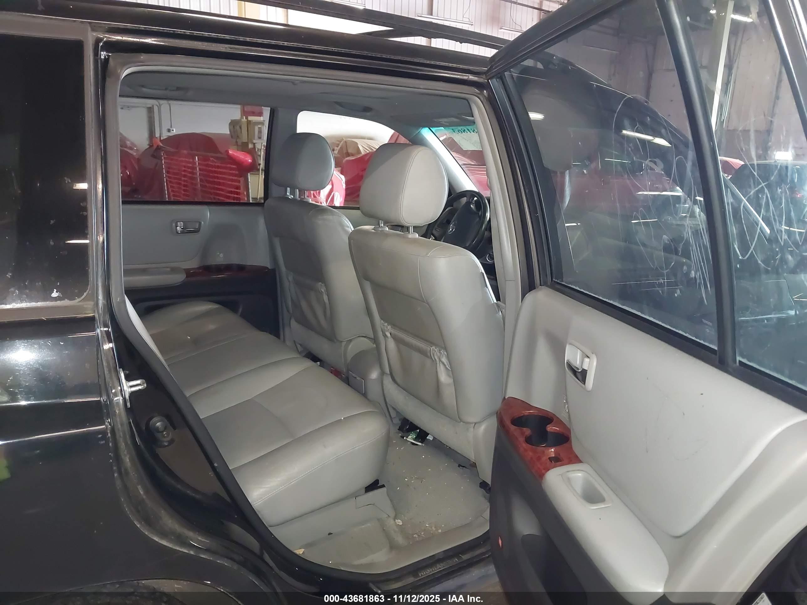 TOYOTA HIGHLANDER image 8