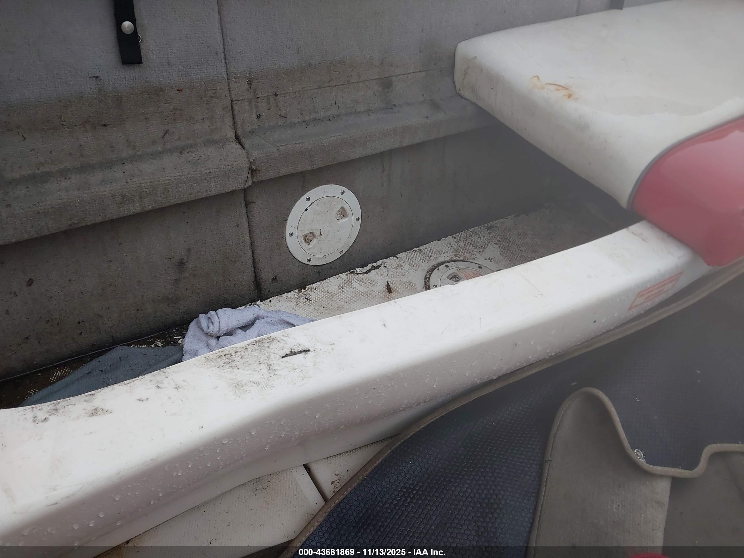 SEA RAY image 8