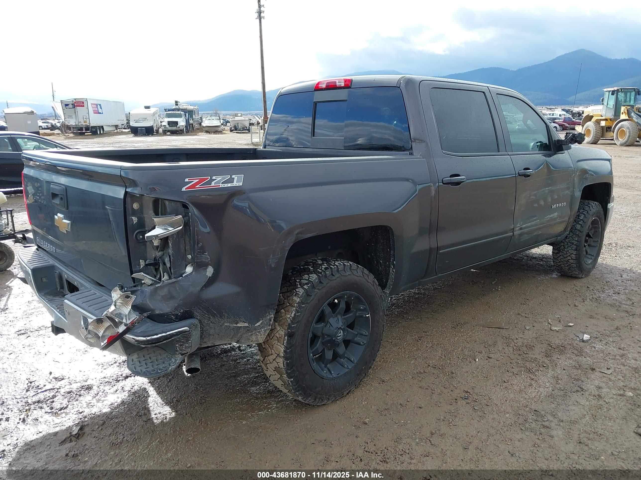 CHEVROLET SILVERADO image 4