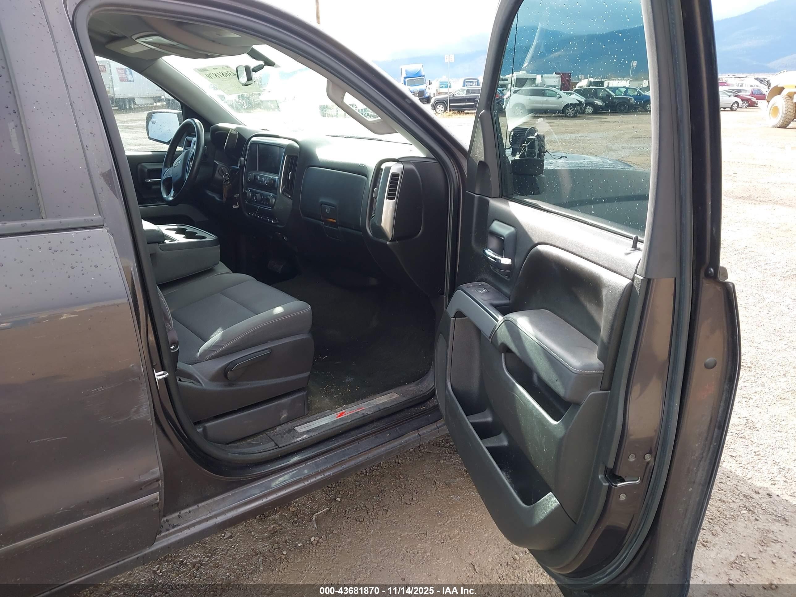 CHEVROLET SILVERADO image 5