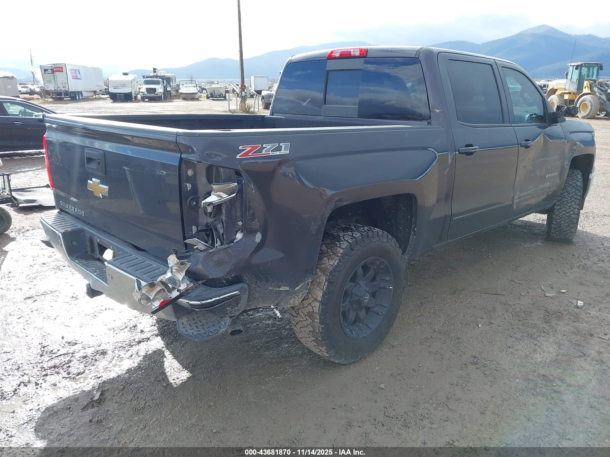 CHEVROLET SILVERADO image 6