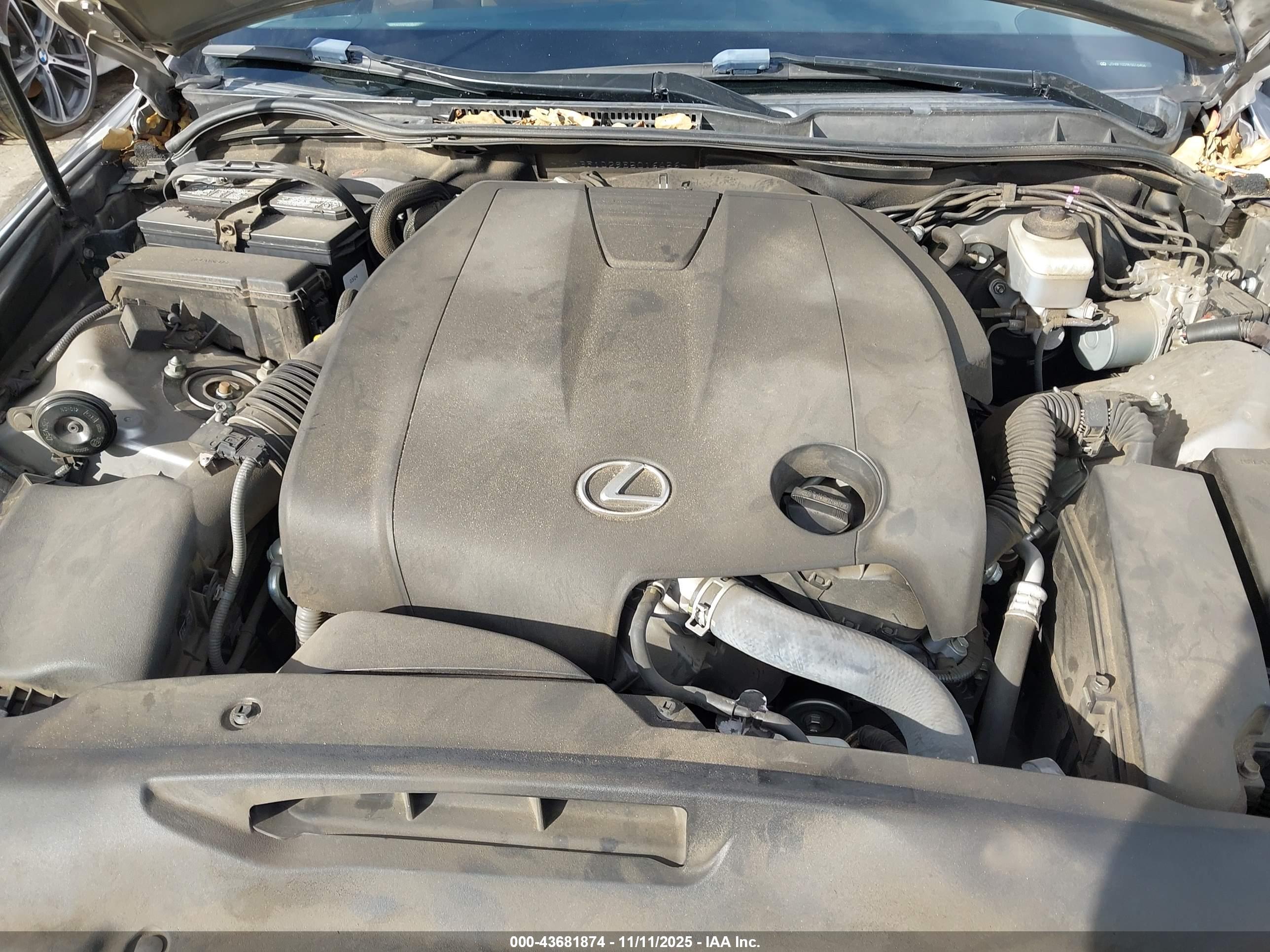 LEXUS IS image 10