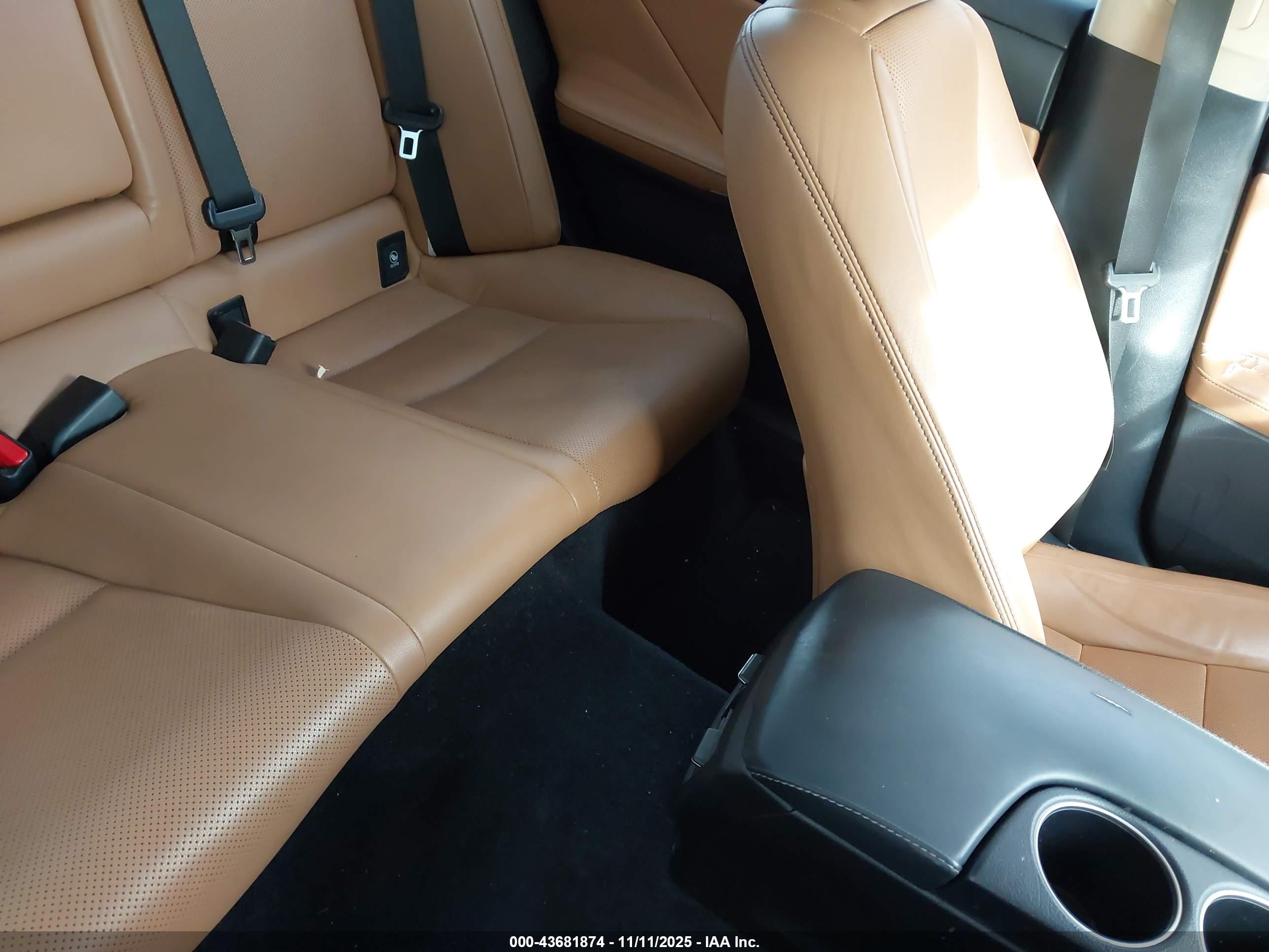 LEXUS IS image 8