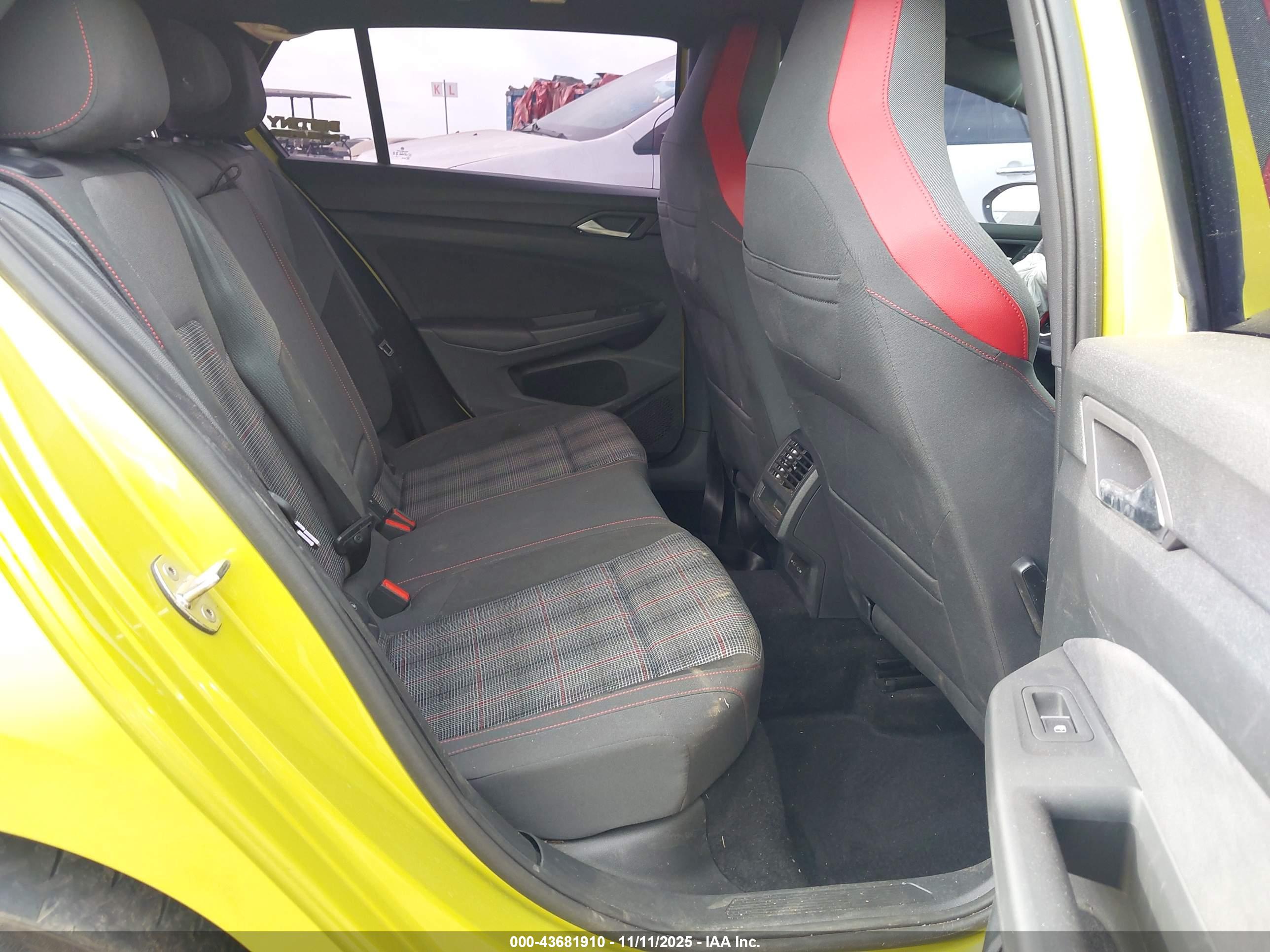 VOLKSWAGEN GOLF image 8