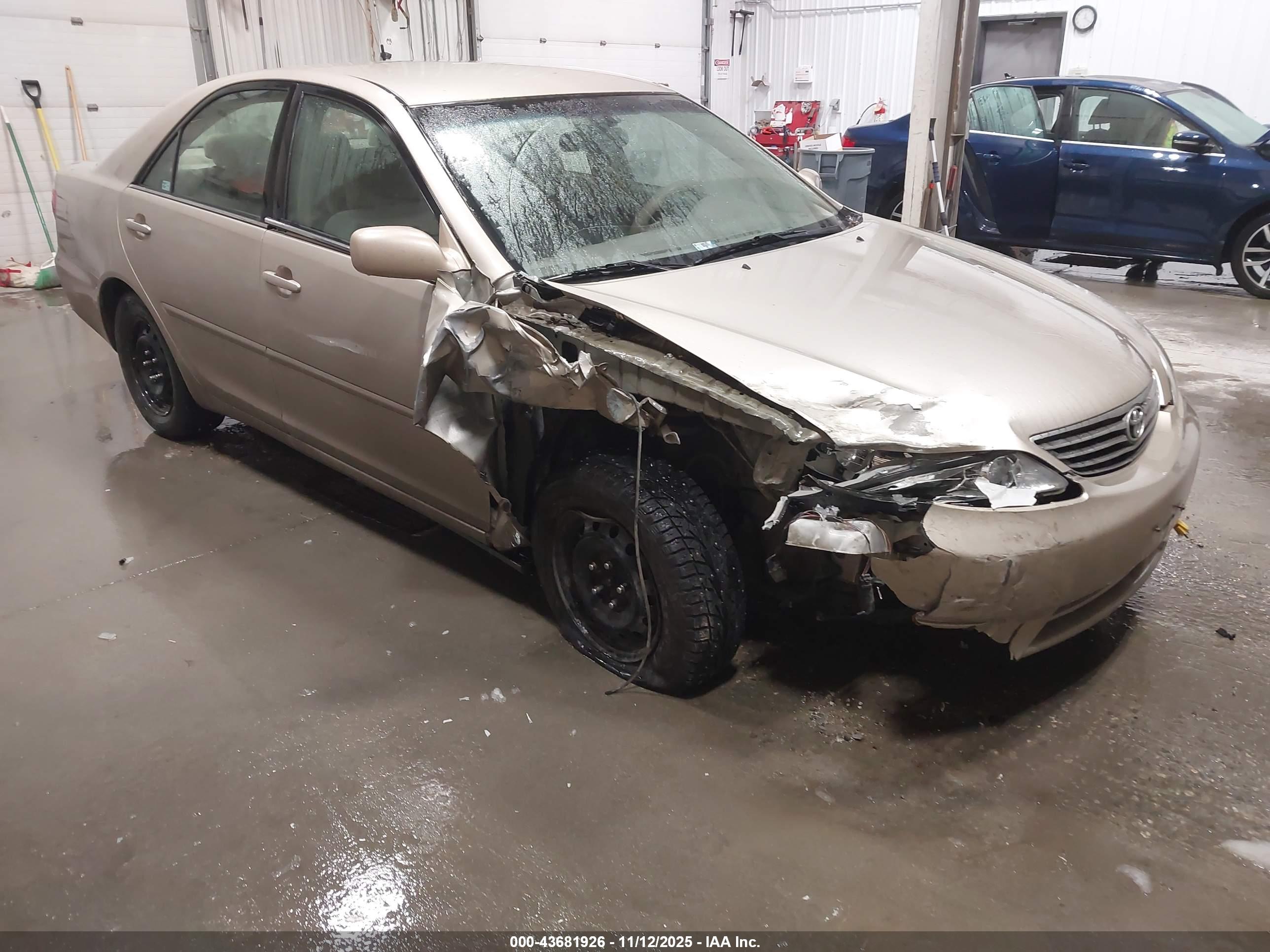 TOYOTA CAMRY image 6