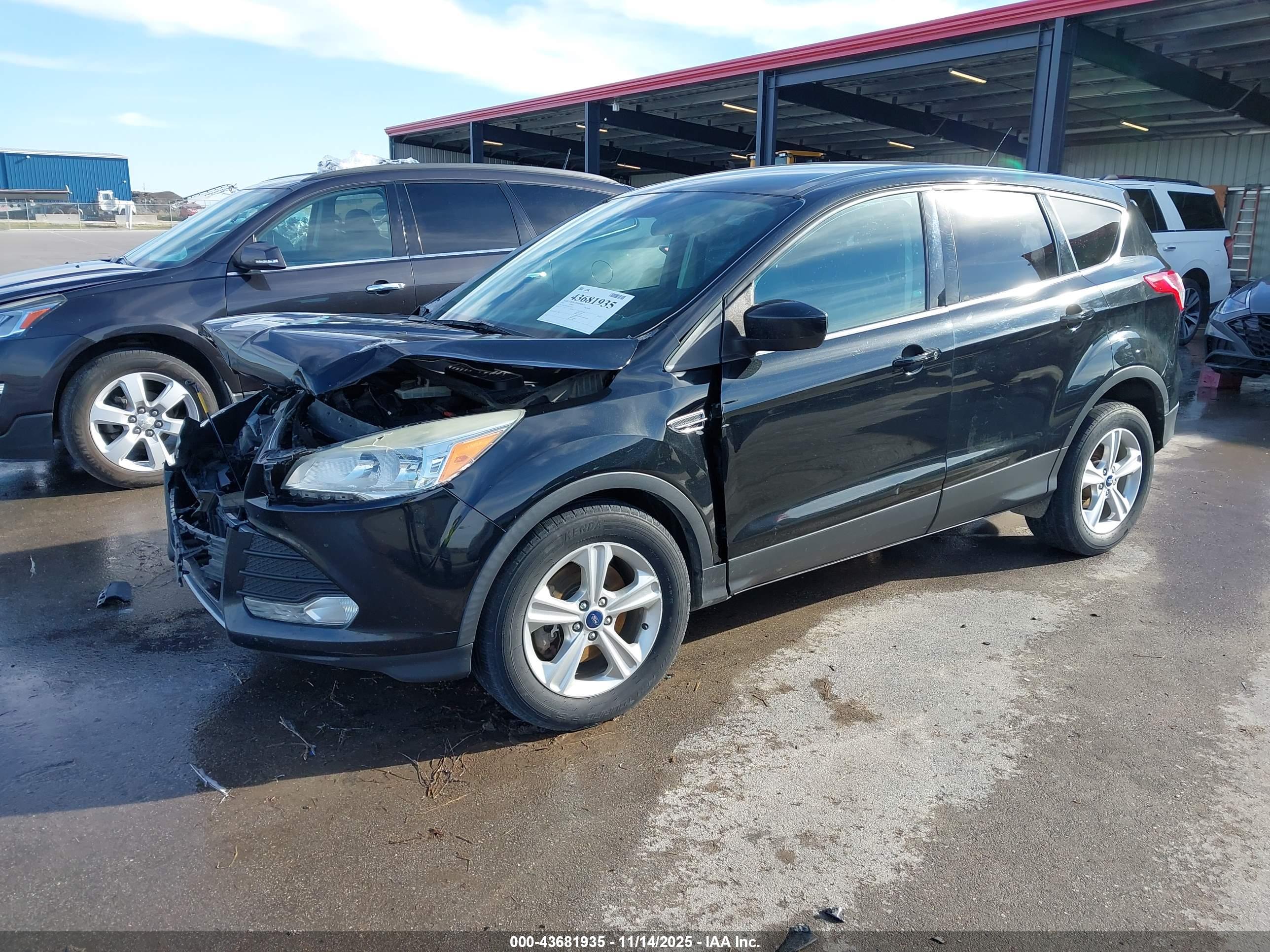 FORD ESCAPE image 2