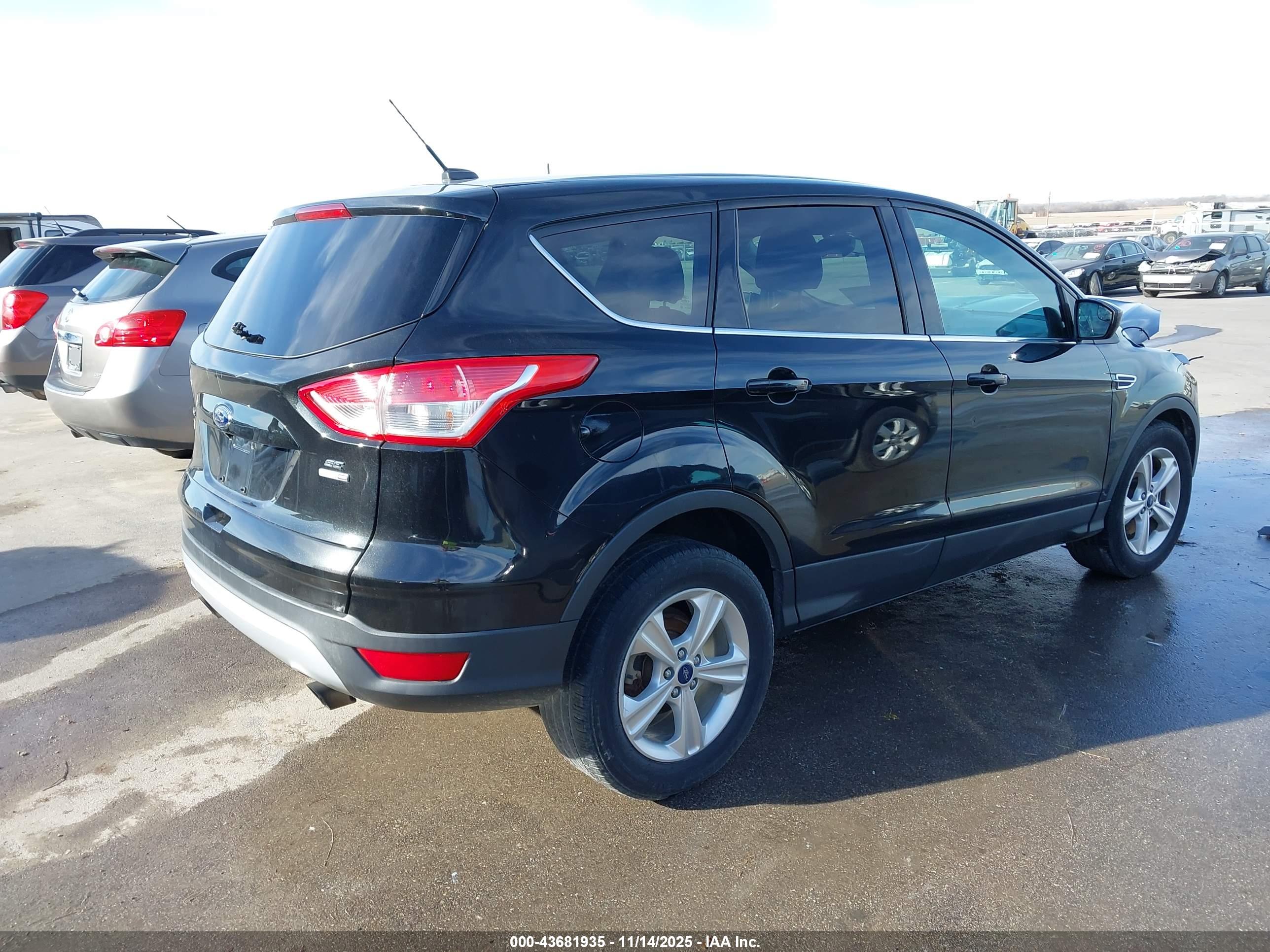 FORD ESCAPE image 4