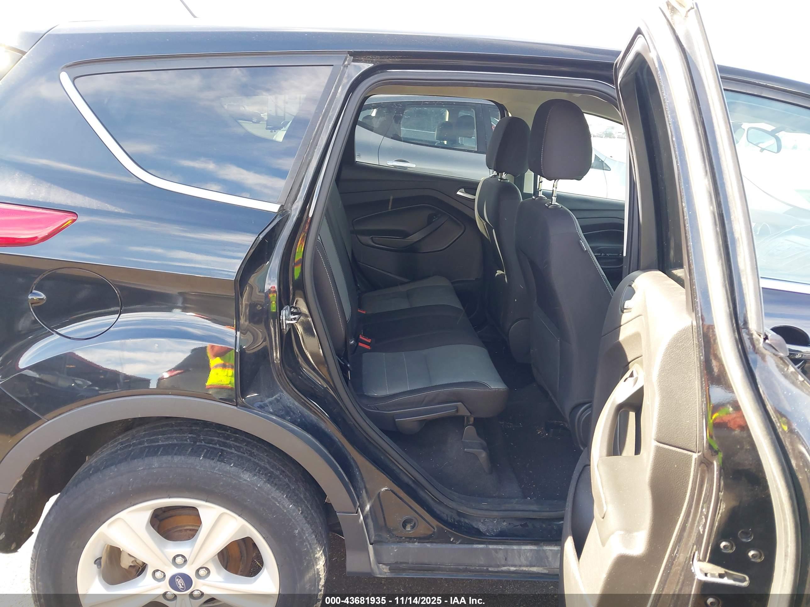 FORD ESCAPE image 8