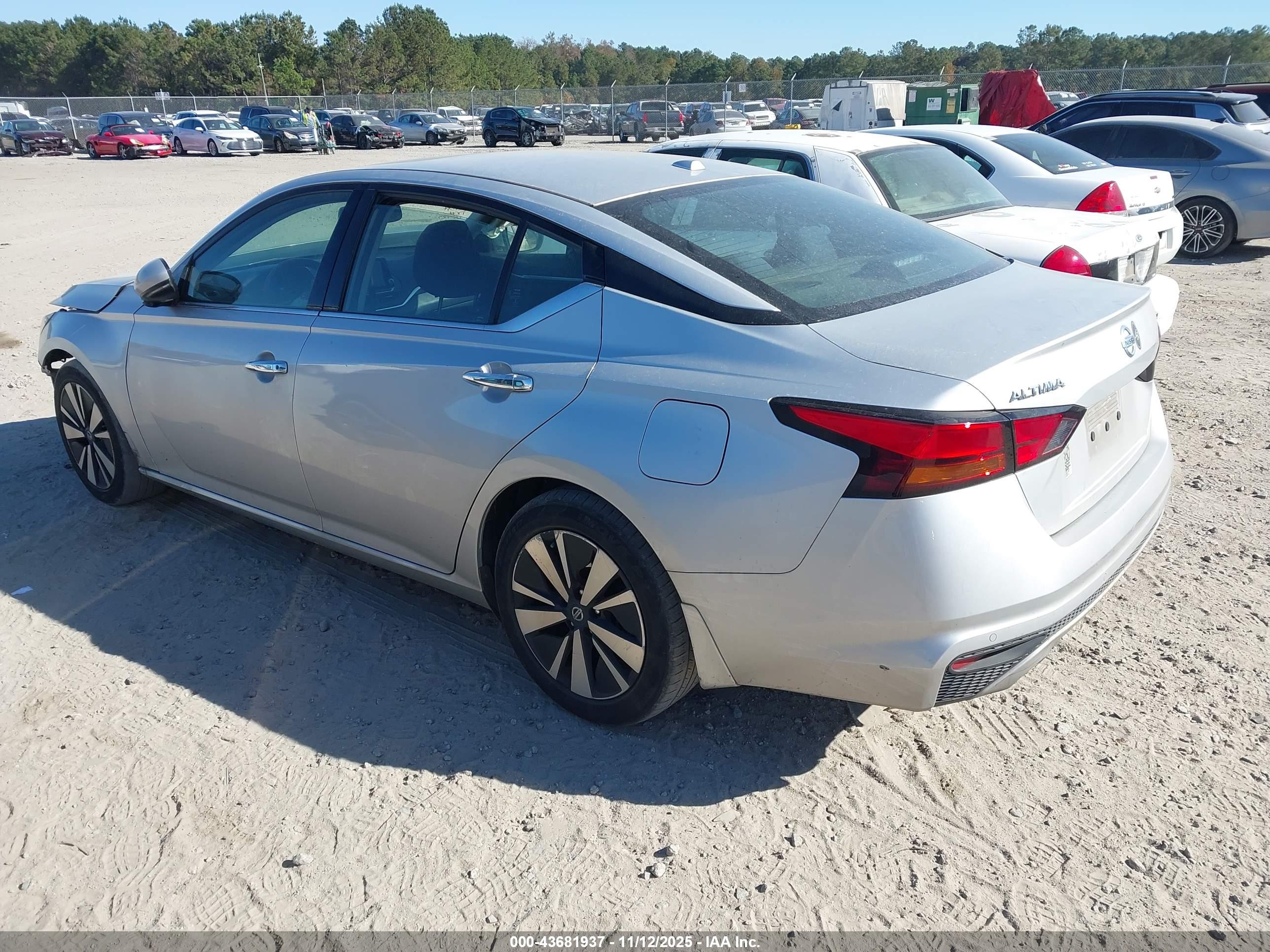 NISSAN ALTIMA image 3