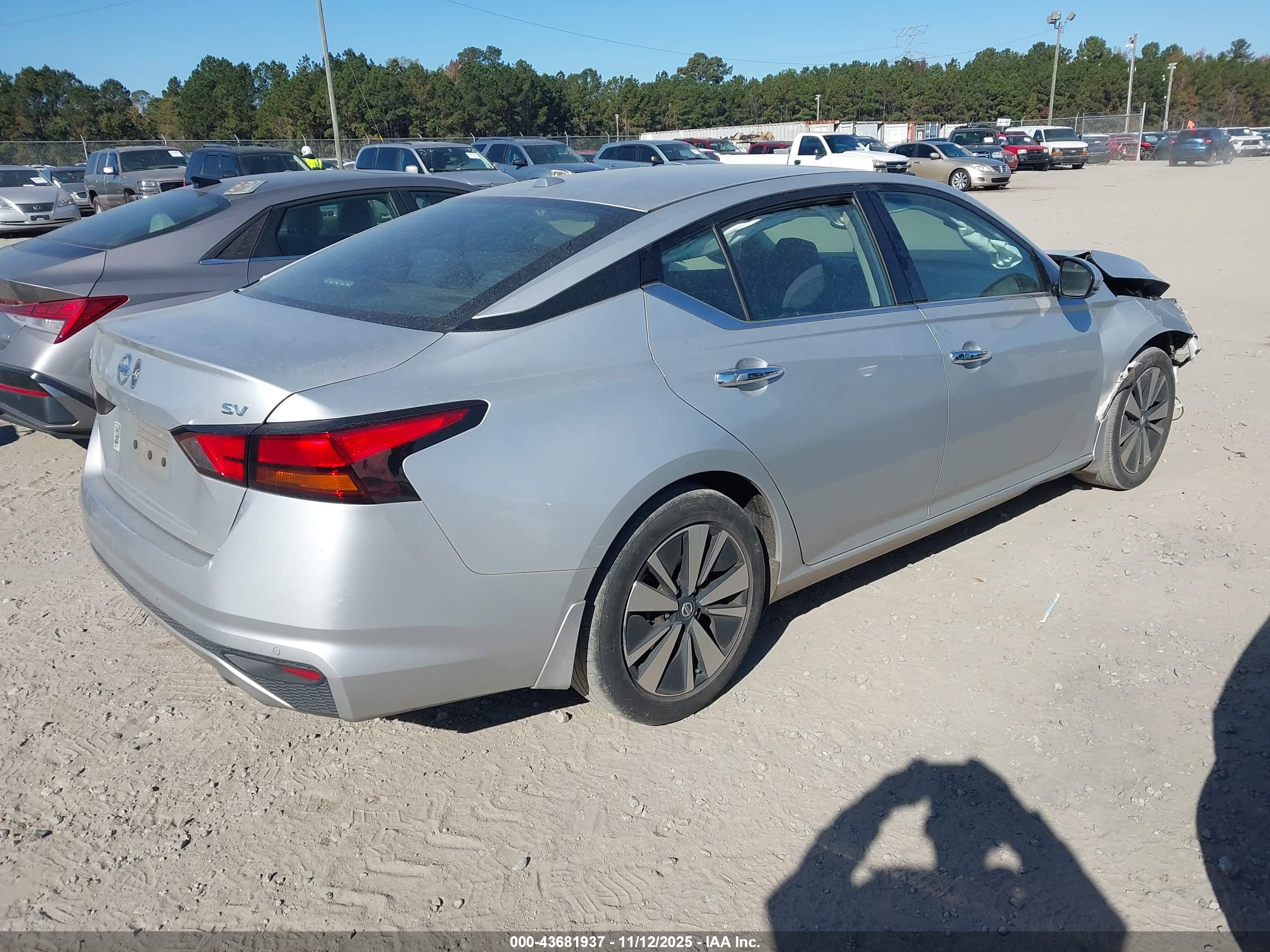 NISSAN ALTIMA image 4